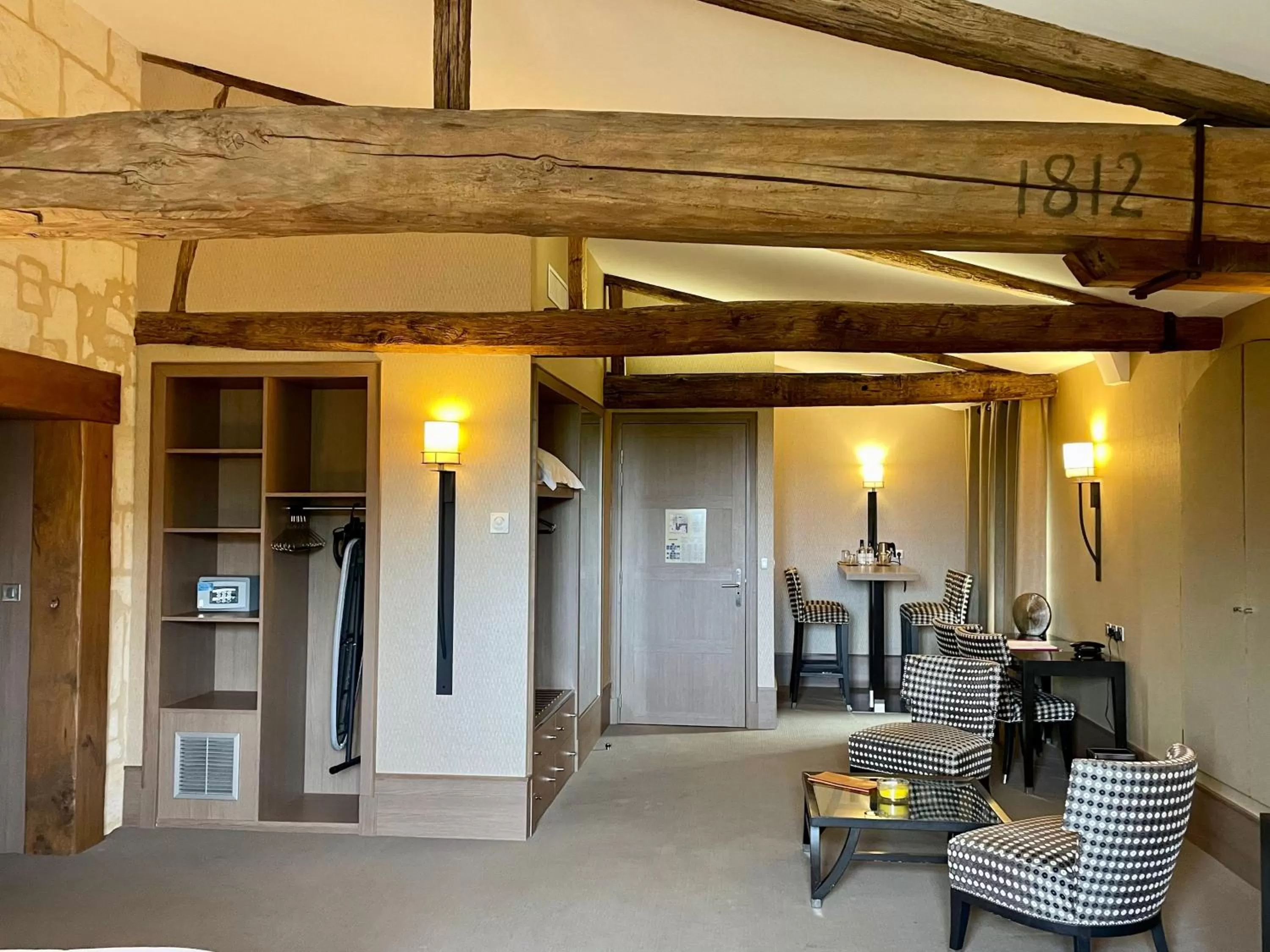 Bedroom in Hôtel Au Logis des Remparts