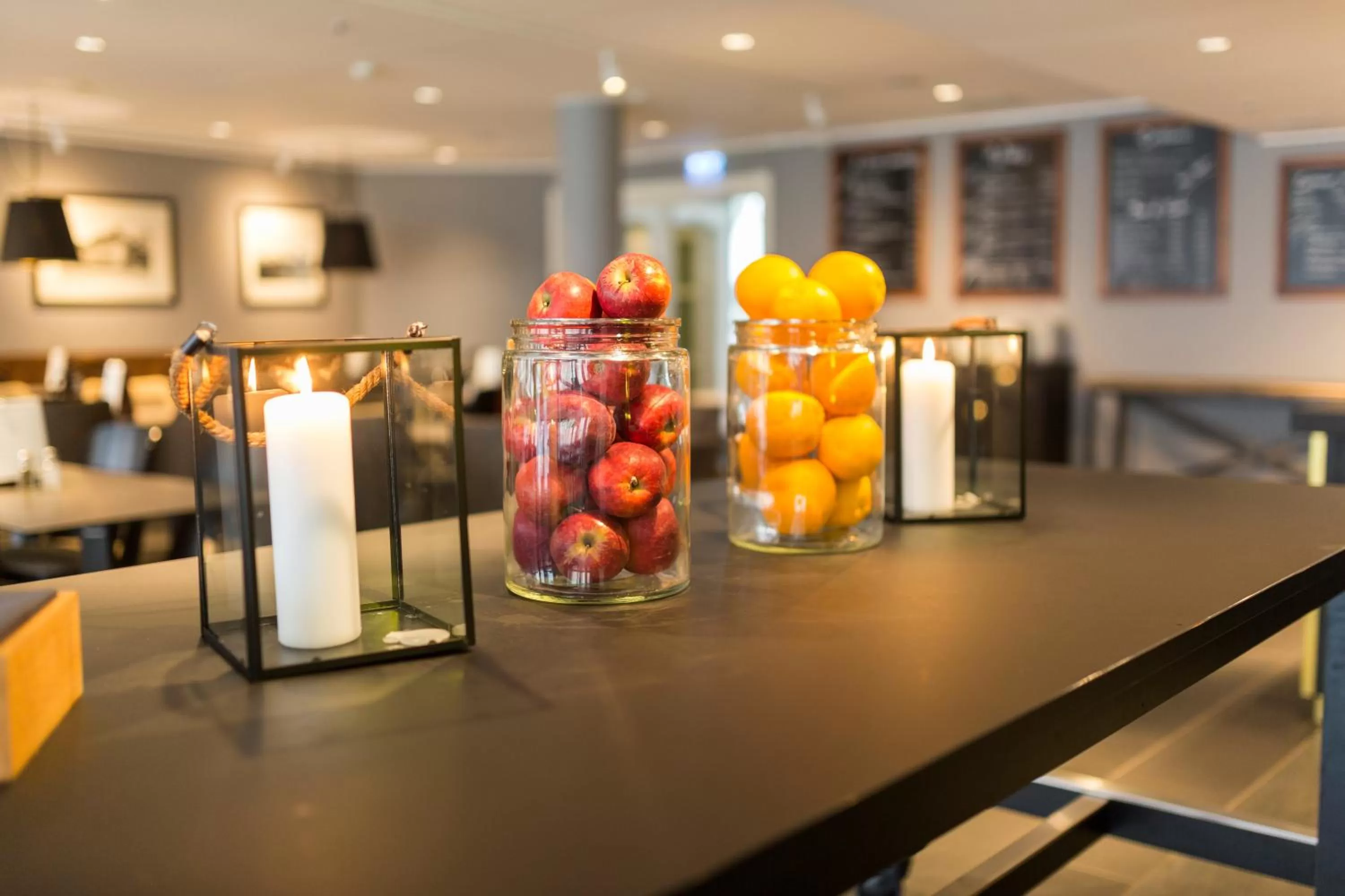 Restaurant/places to eat in Home Hotel Uman