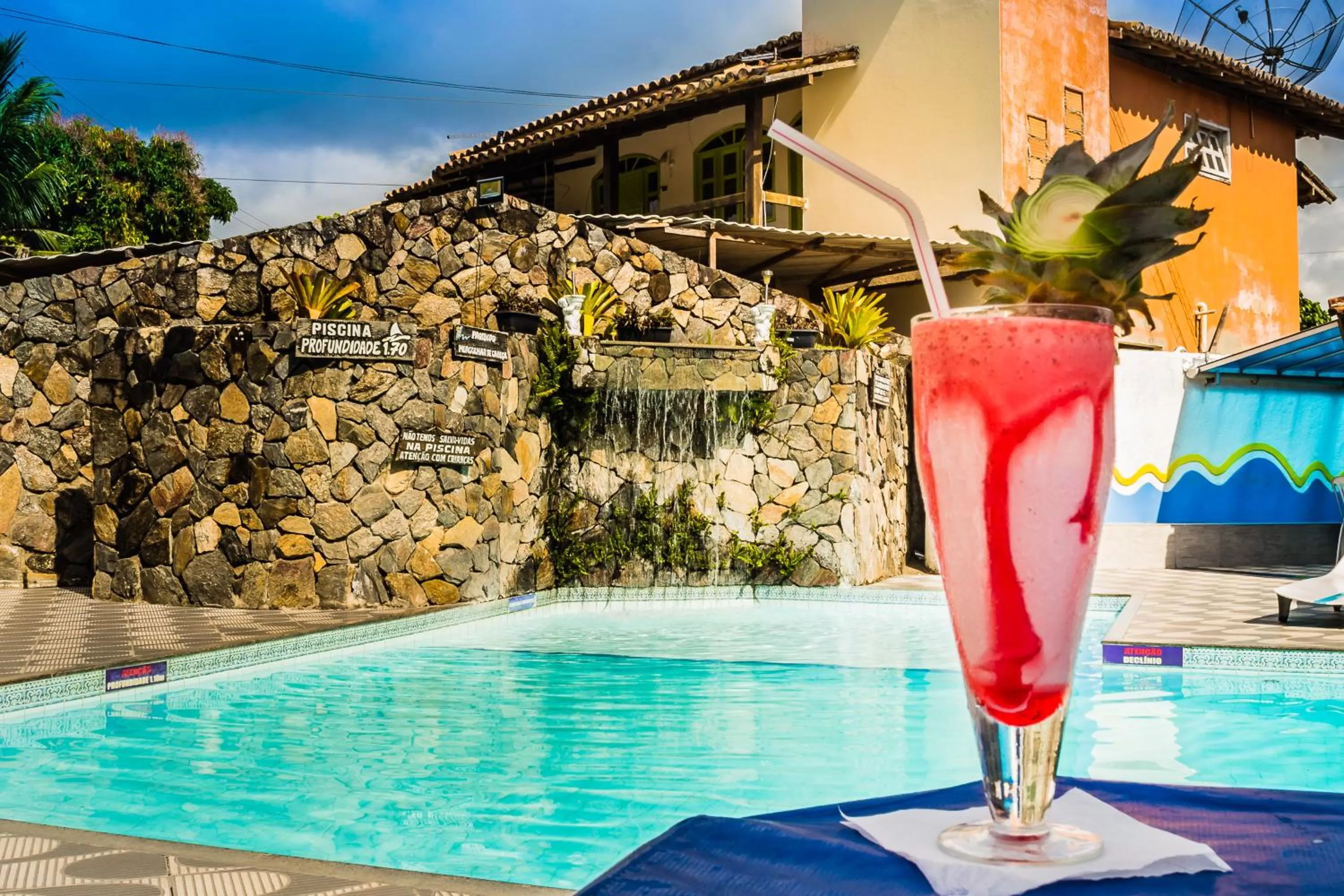 Swimming pool in Hotel Porto das Ancoras
