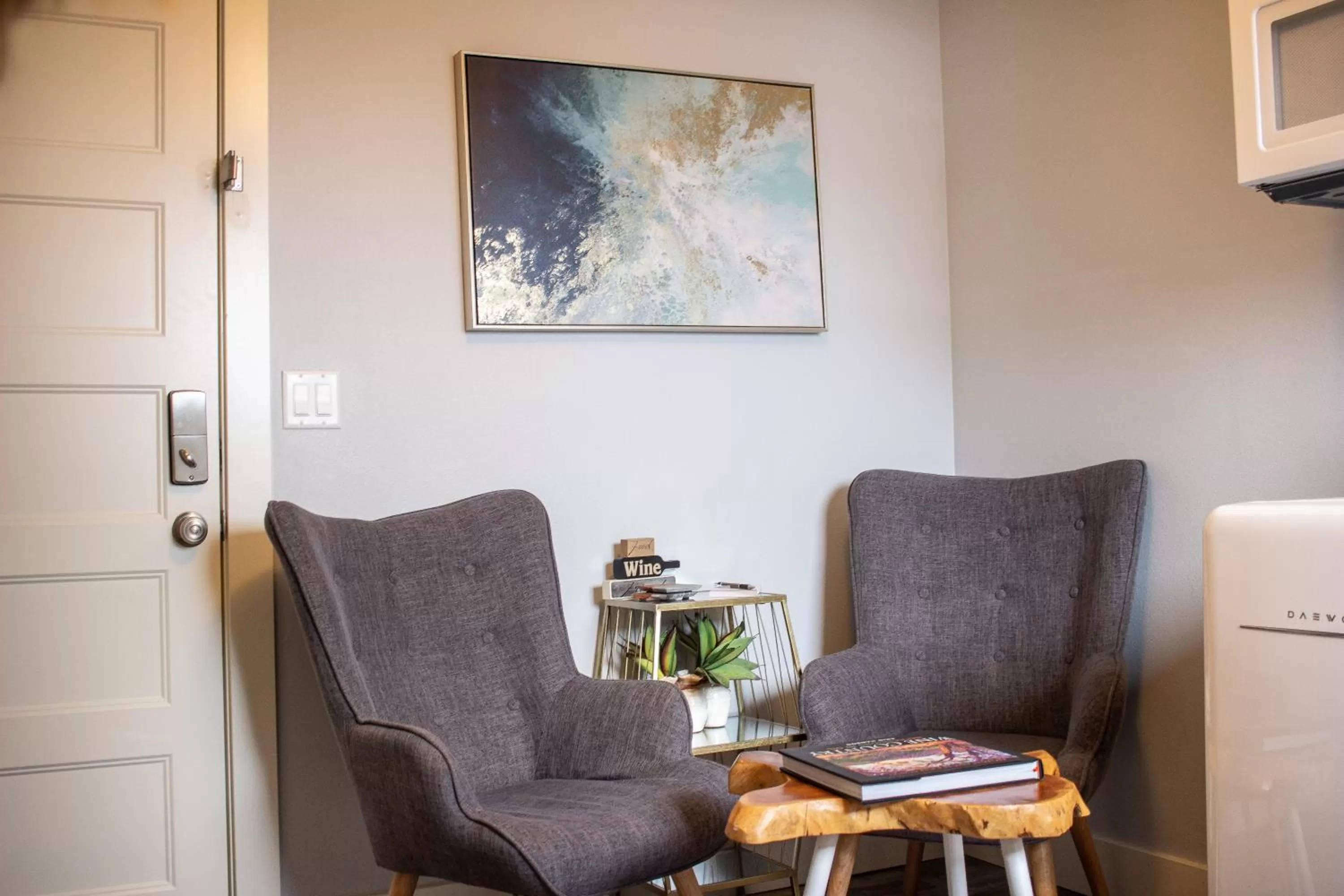 Living room in Douglas On Third