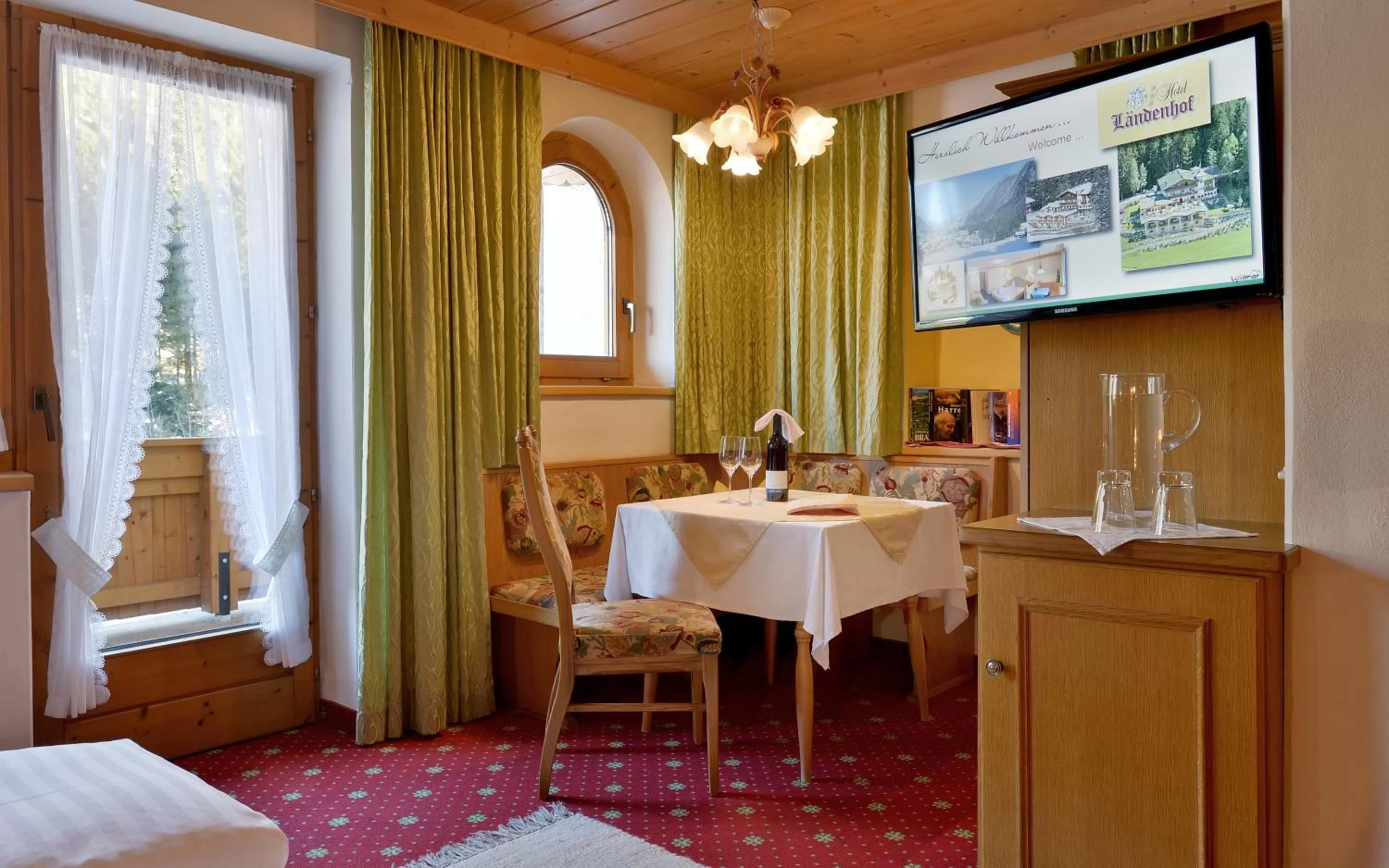 Seating area, Bed in Hotel Ländenhof Superior