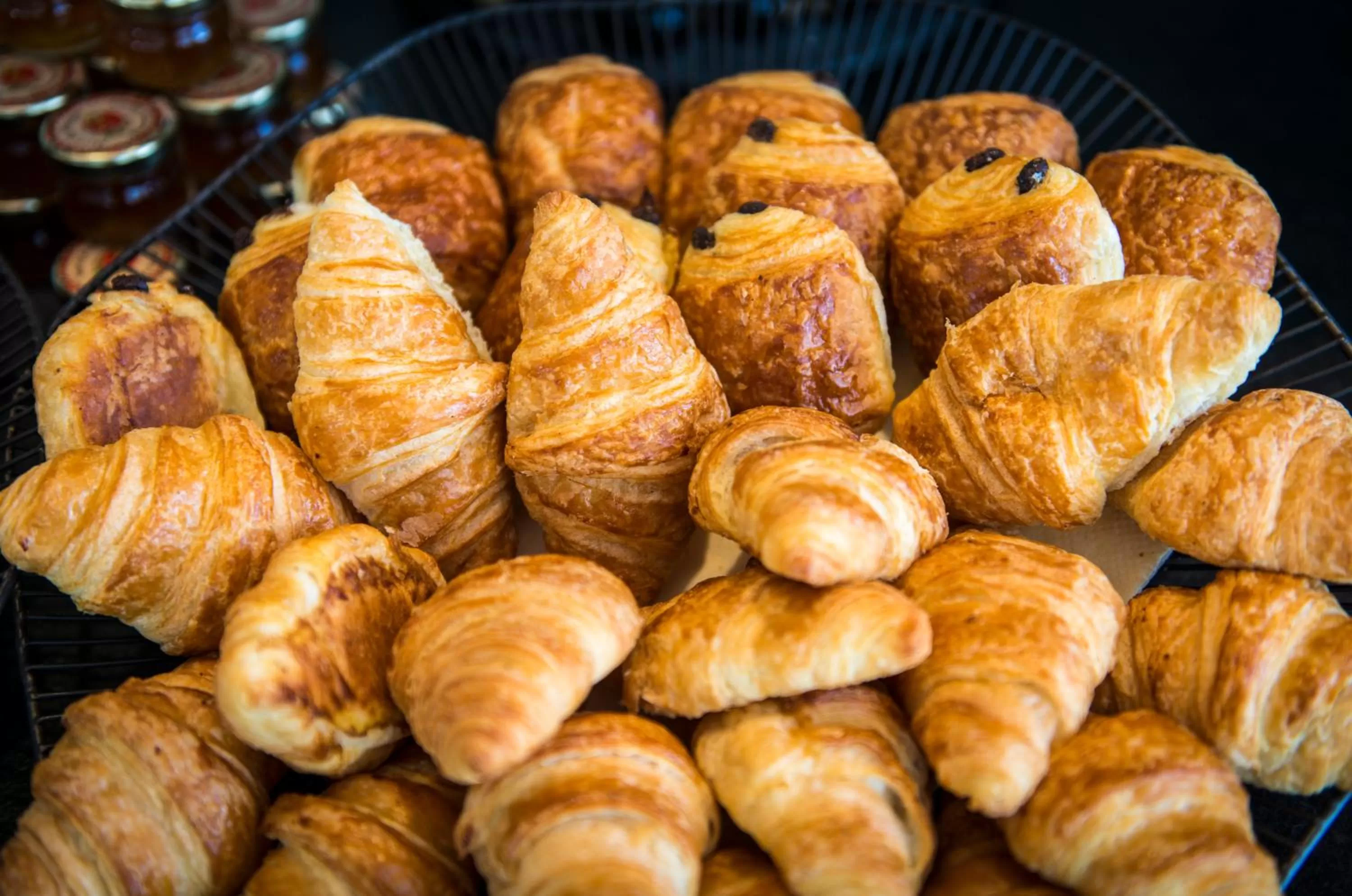 Food and drinks in Best Western Plus Paris Saclay