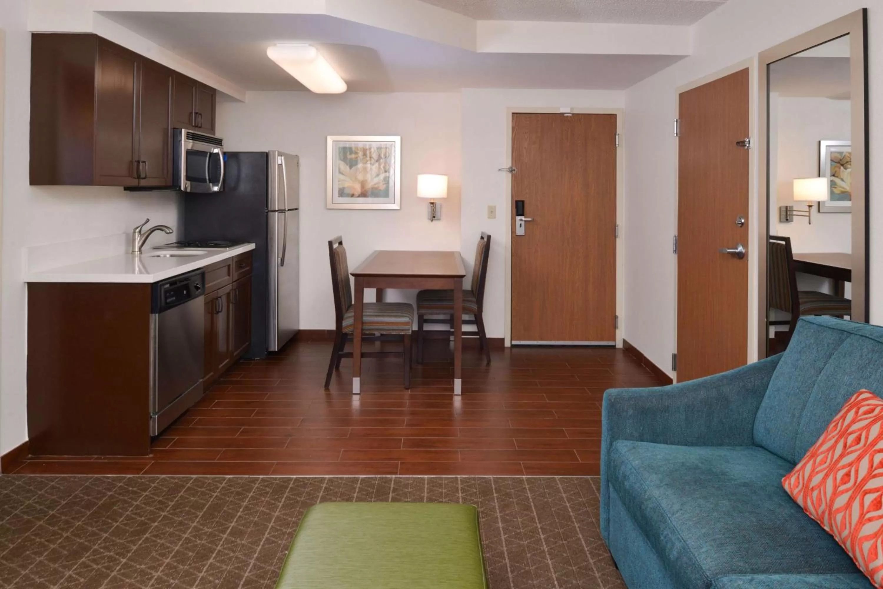 Kitchen or kitchenette in Hampton Inn & Suites Pueblo-Southgate