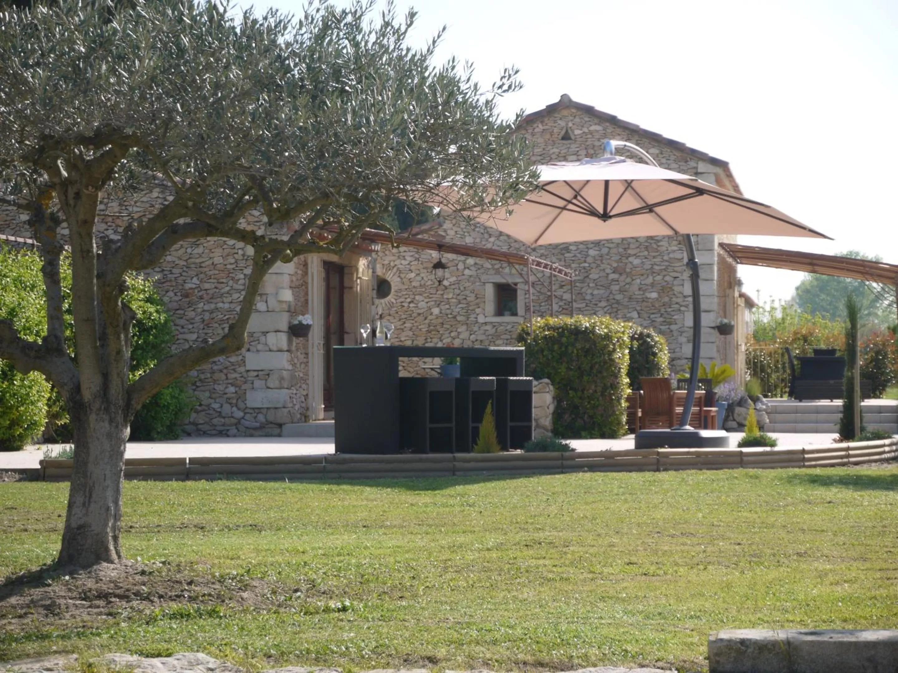 Property building in Le Mas Des Chutes