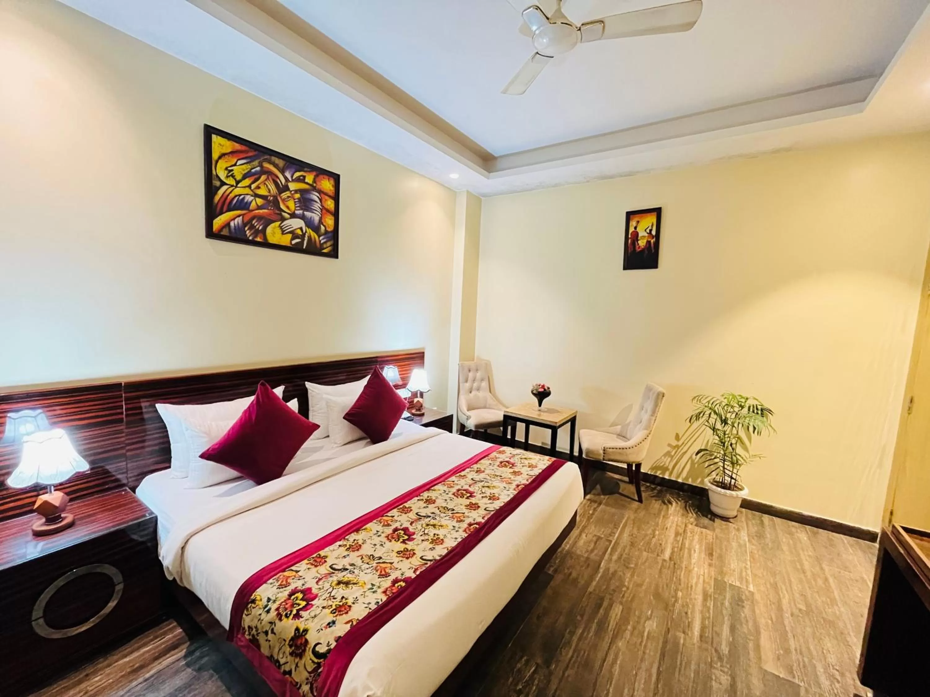 Bed in Hotel Banz near Delhi Airport