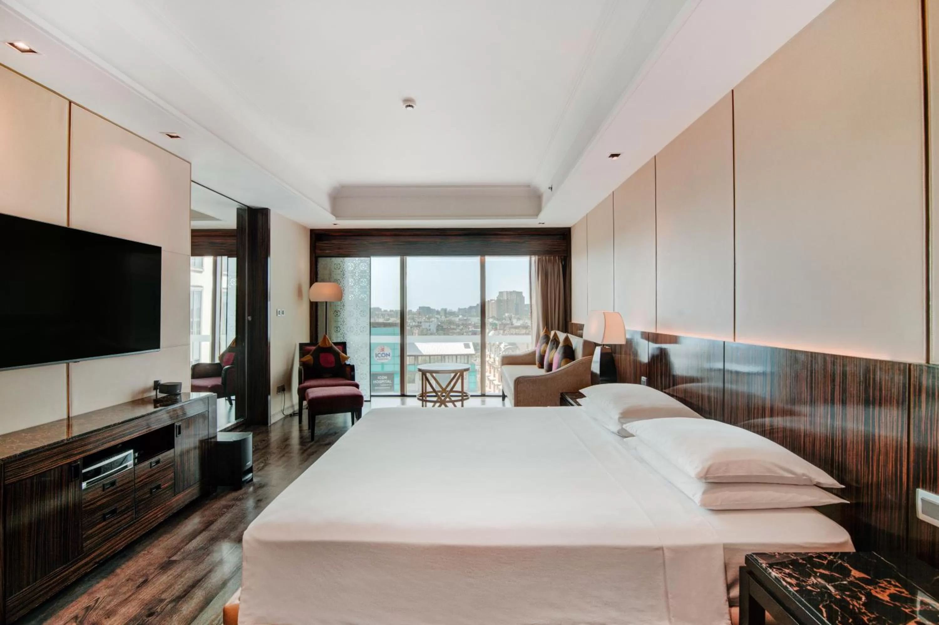 Photo of the whole room, Bed in Hyatt Ahmedabad