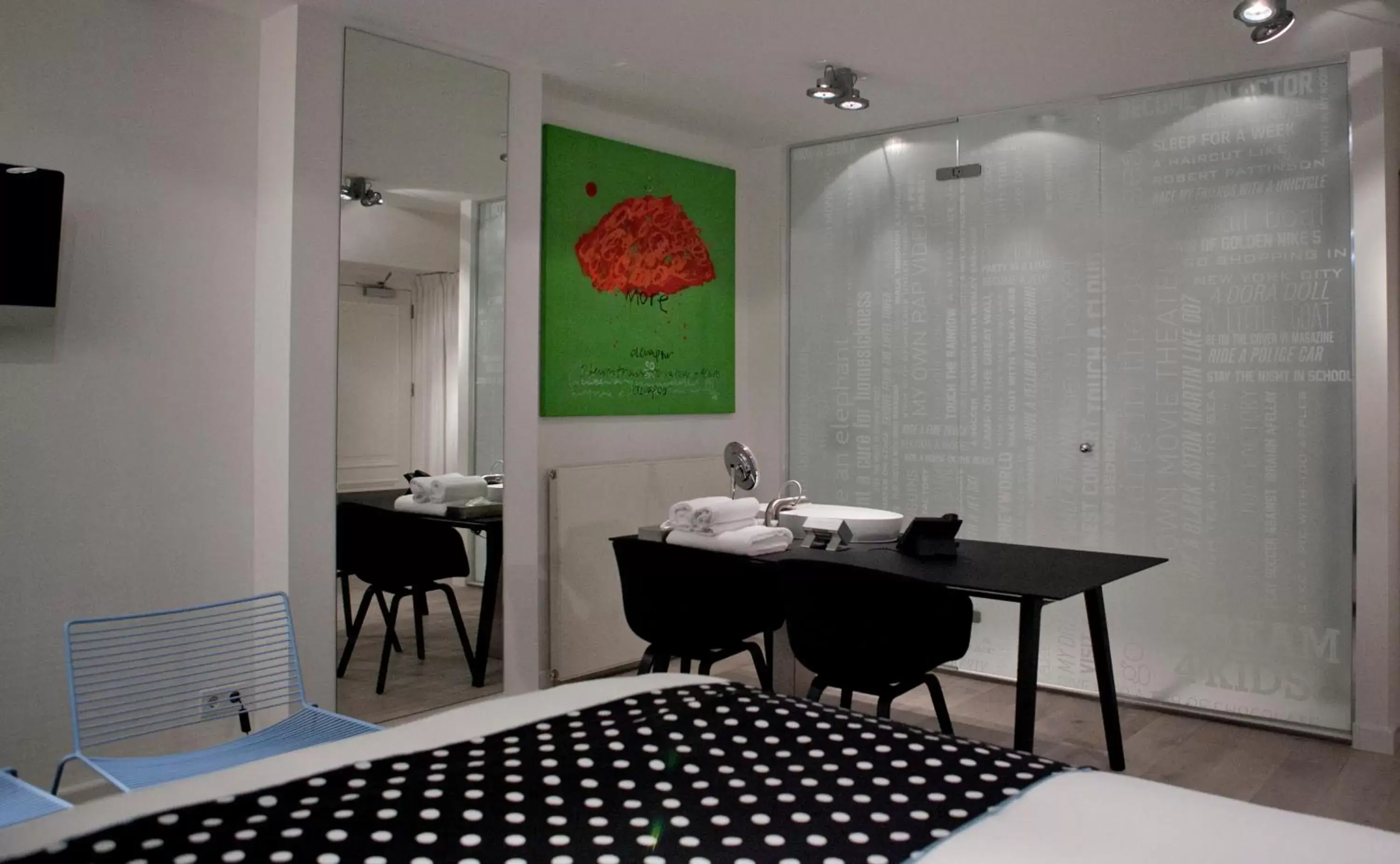 Studio S Charity in Manna Studio S Charity in Manna