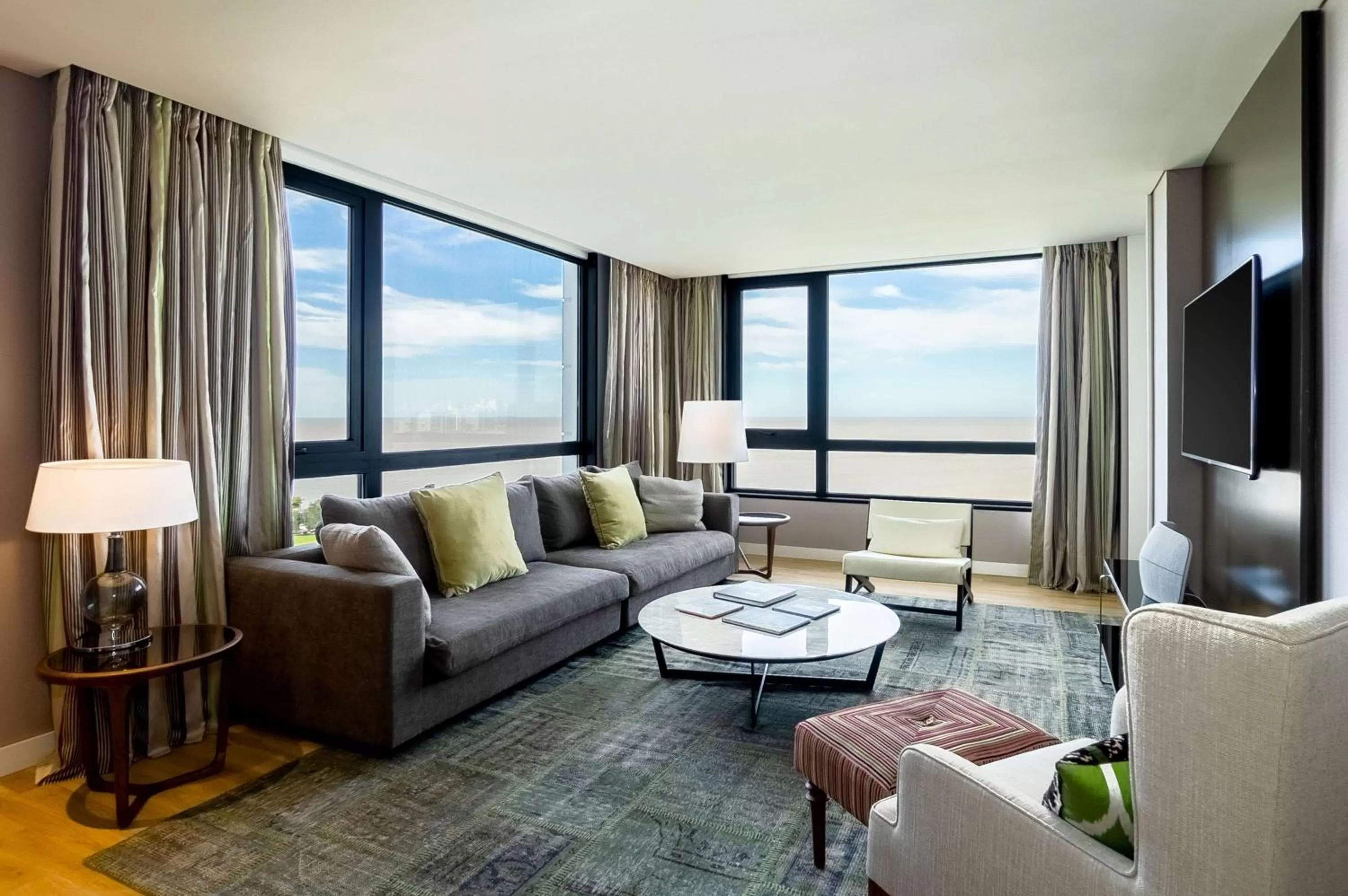 Photo of the whole room in Hyatt Centric Montevideo