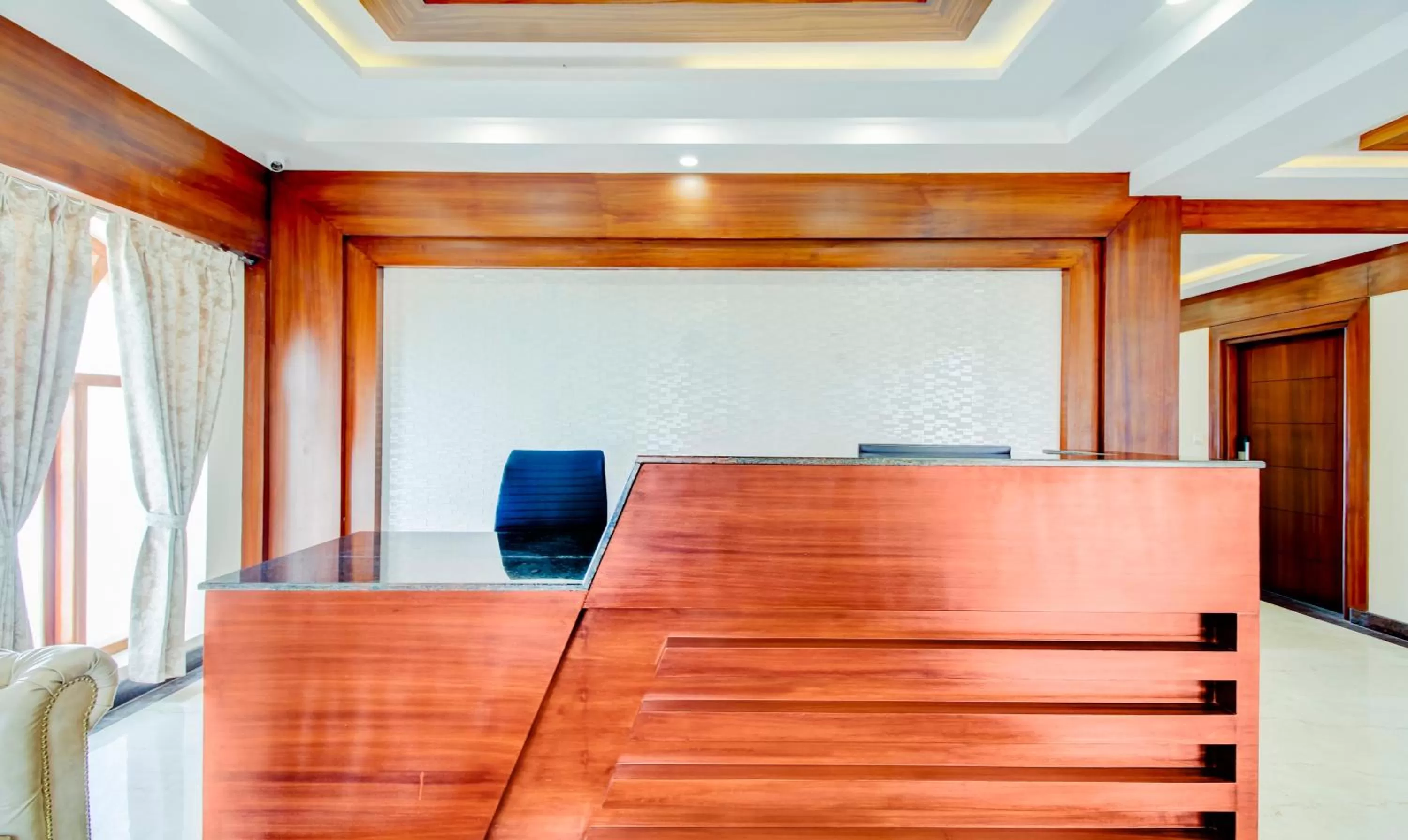 Lobby or reception in Treebo The Meridian