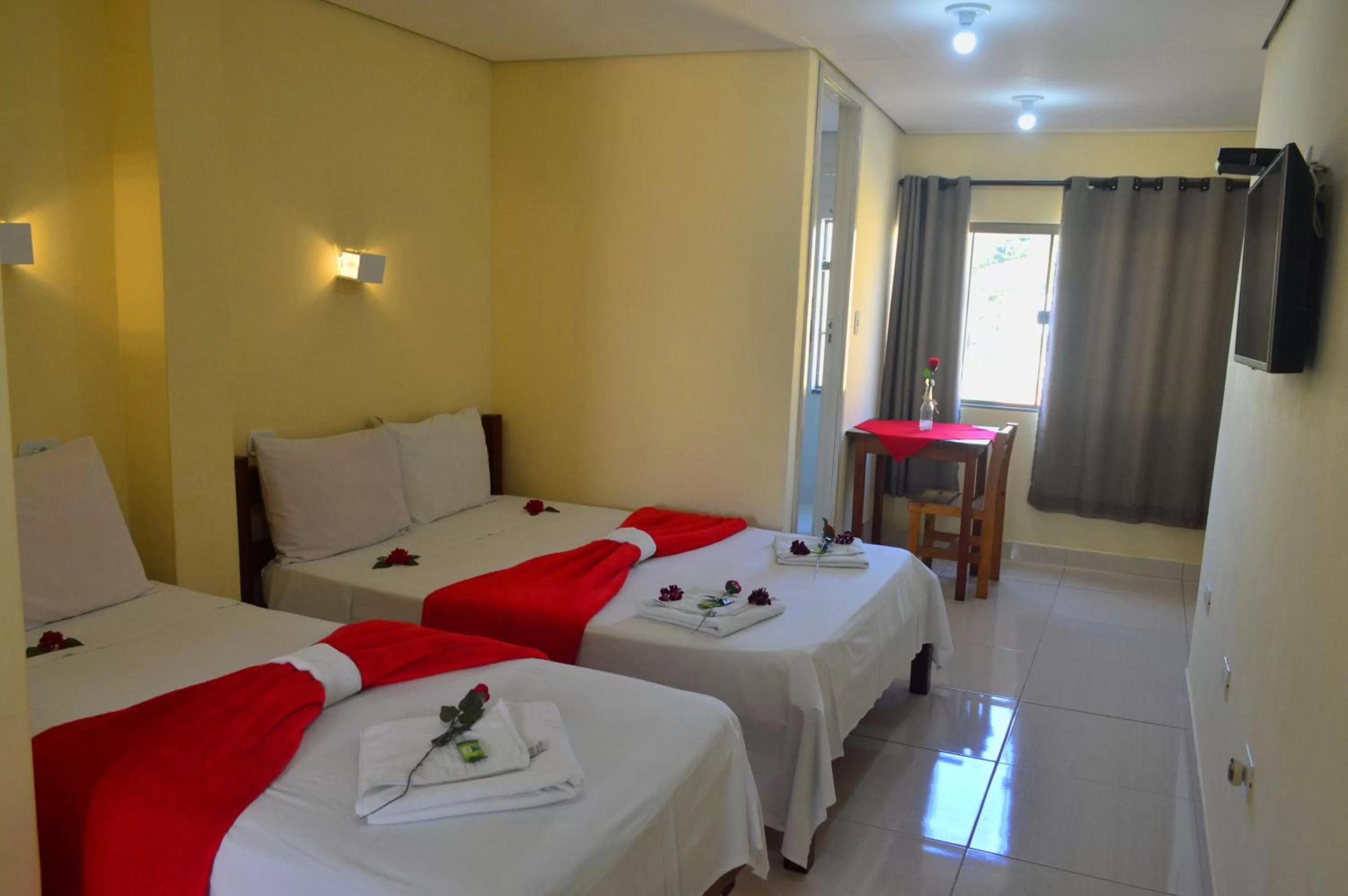 Photo of the whole room, Bed in Hotel Garfo de Ouro