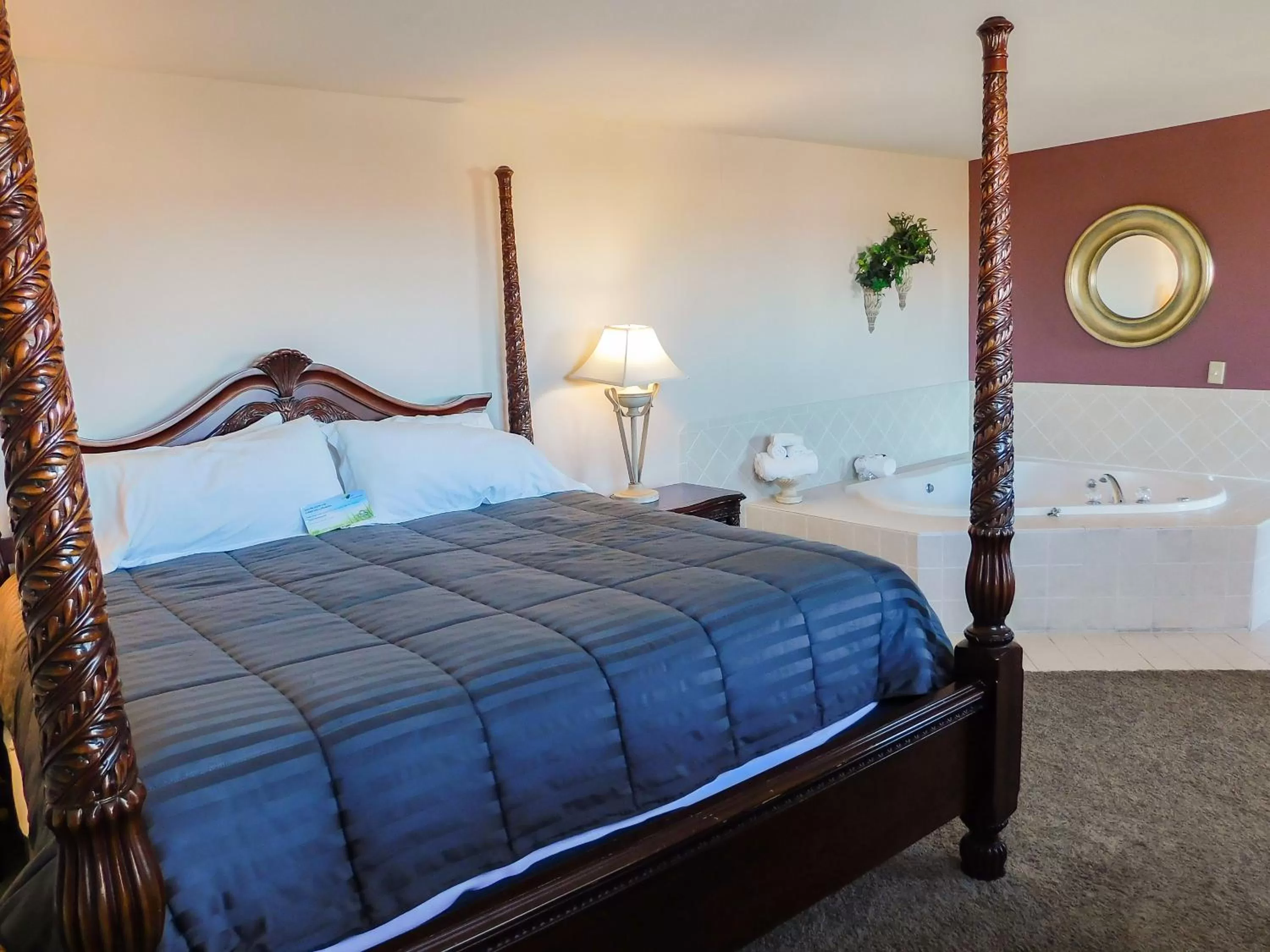 Photo of the whole room, Bed in Days Inn & Suites by Wyndham Pocahontas