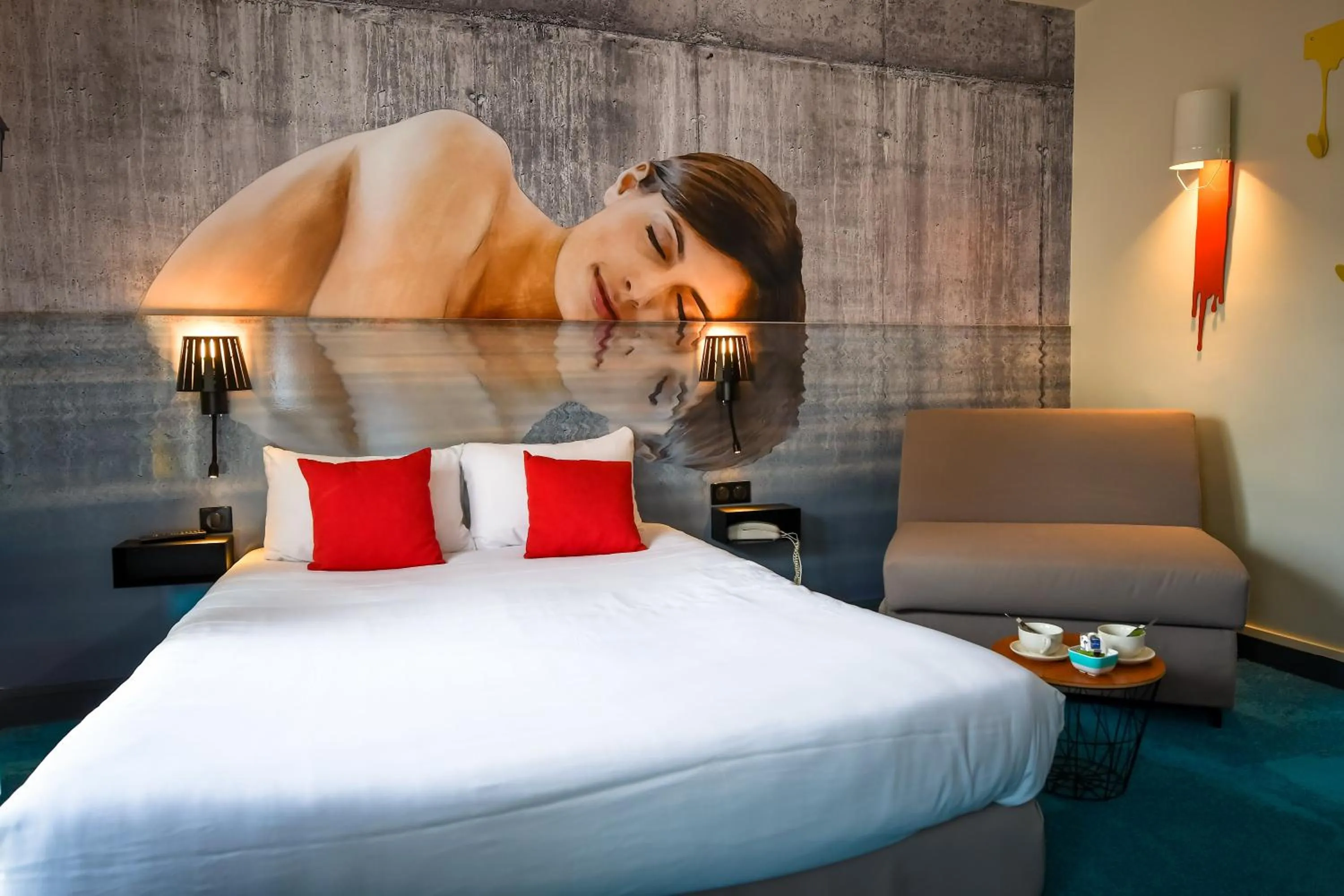 Bed in Hôtel Le Bord'O Vieux Port