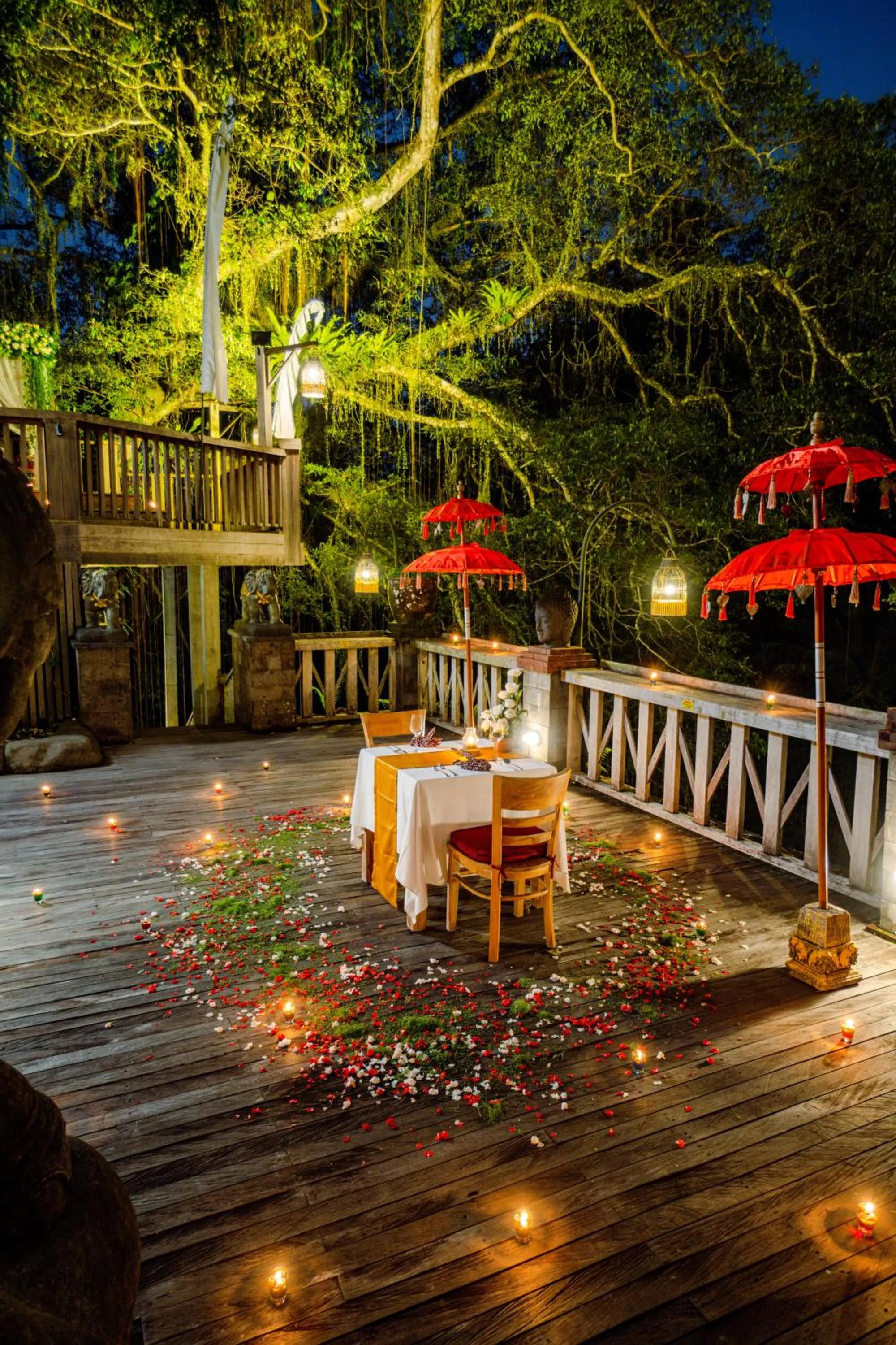 Restaurant/places to eat in Kawi Resort