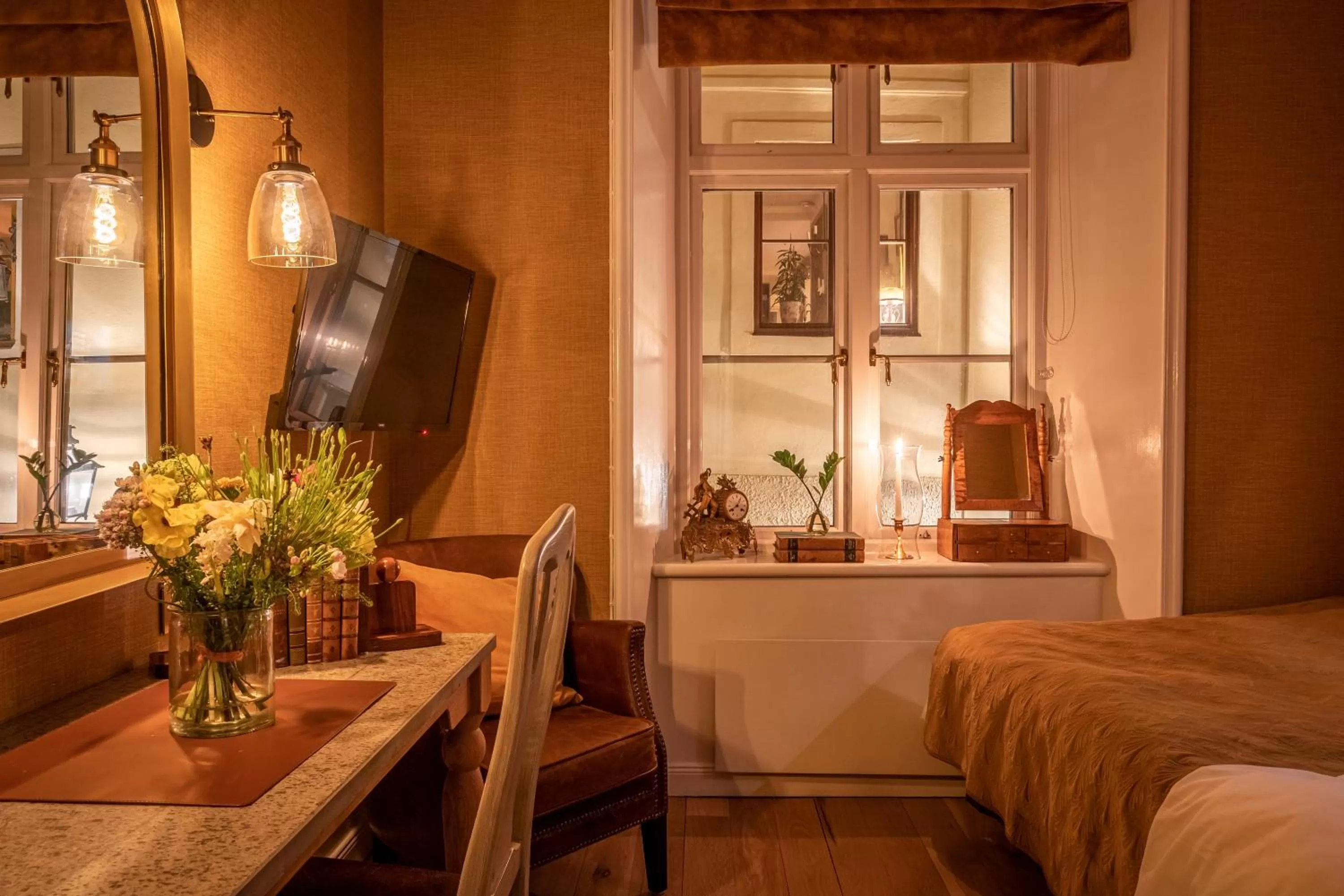 Bedroom, Bed in Victory Hotel