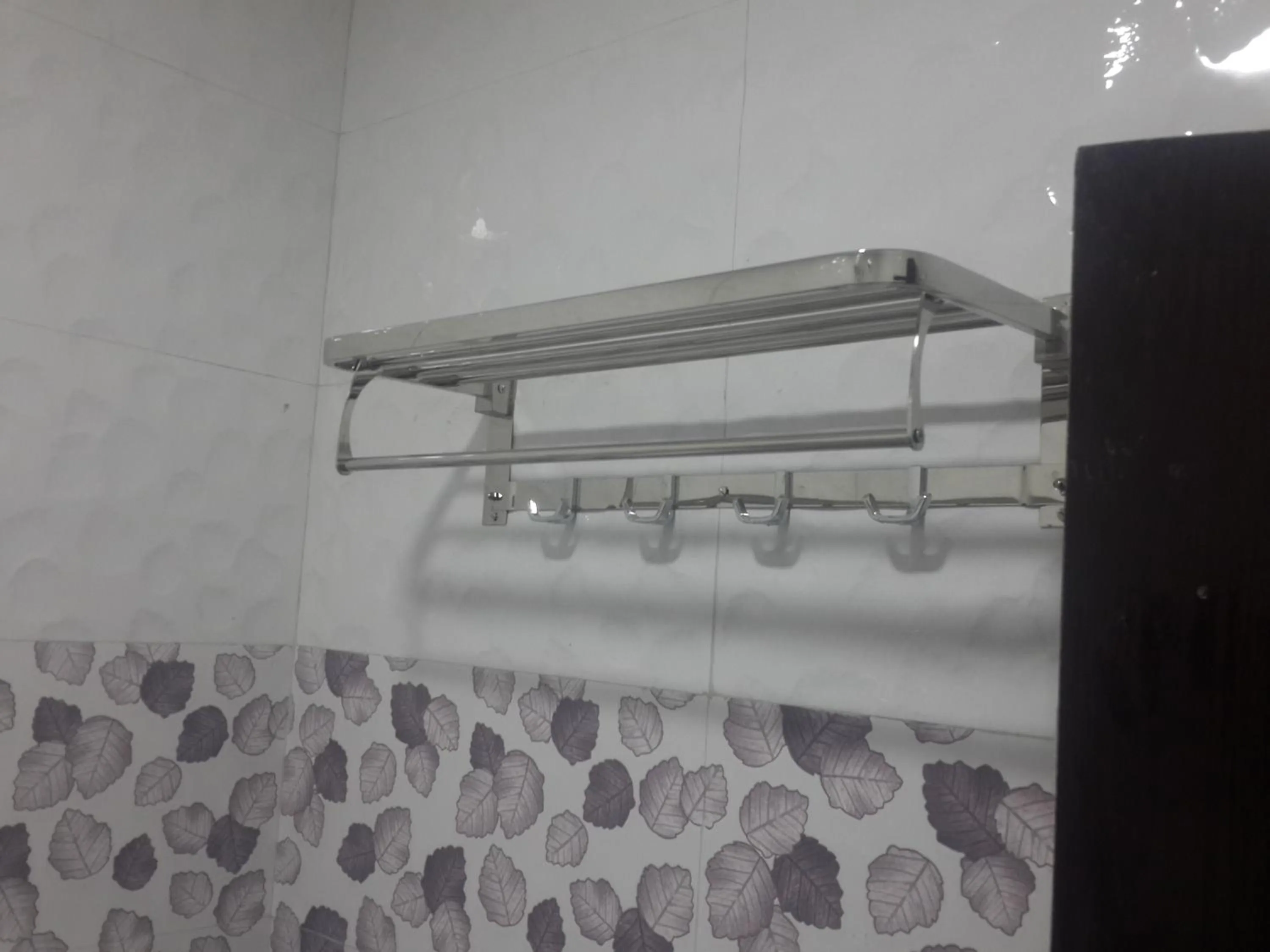 Bathroom in Hotel Holiday Era Opposite Railway Station