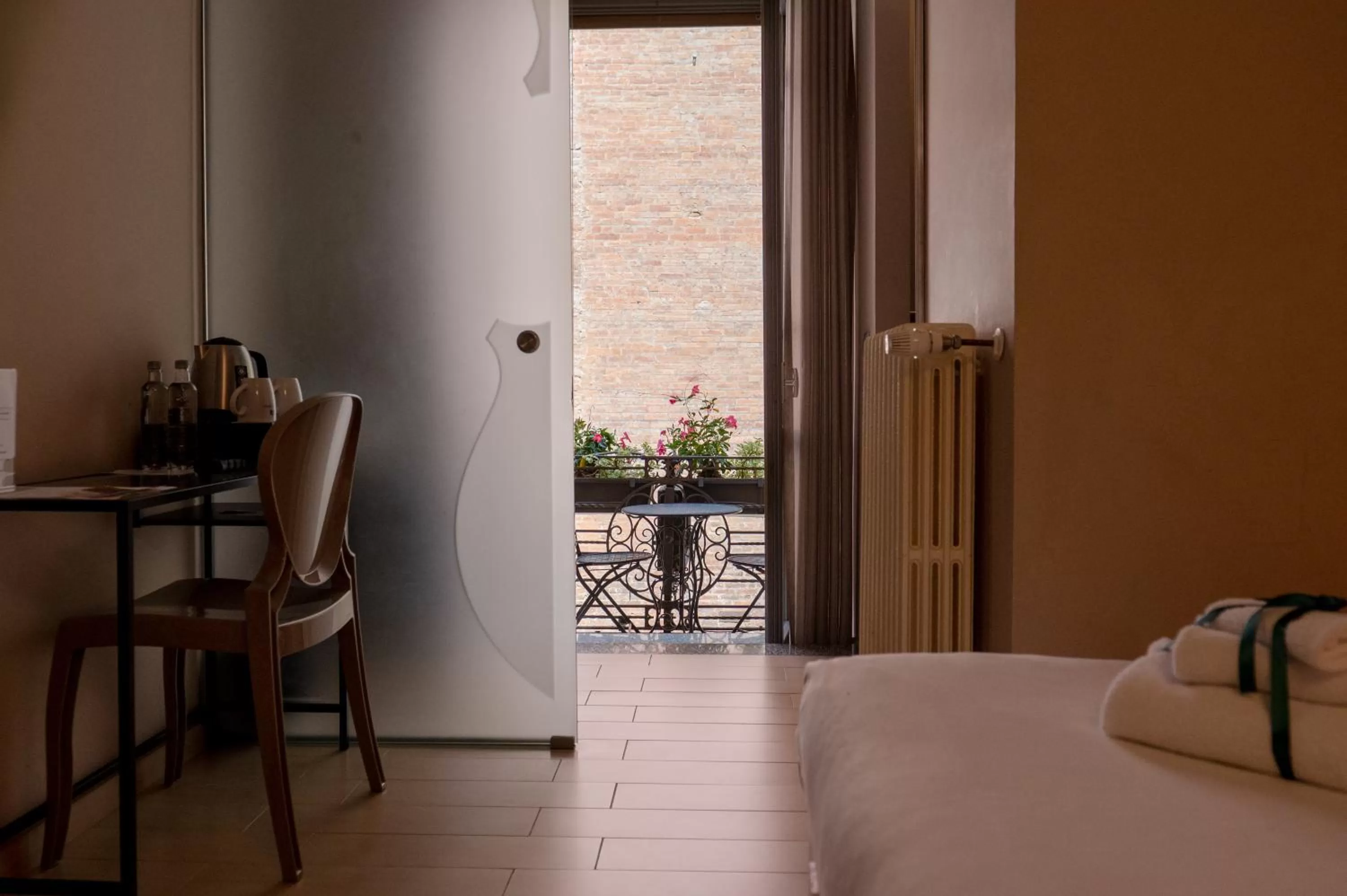 Bed in Hotel Duomo Cremona