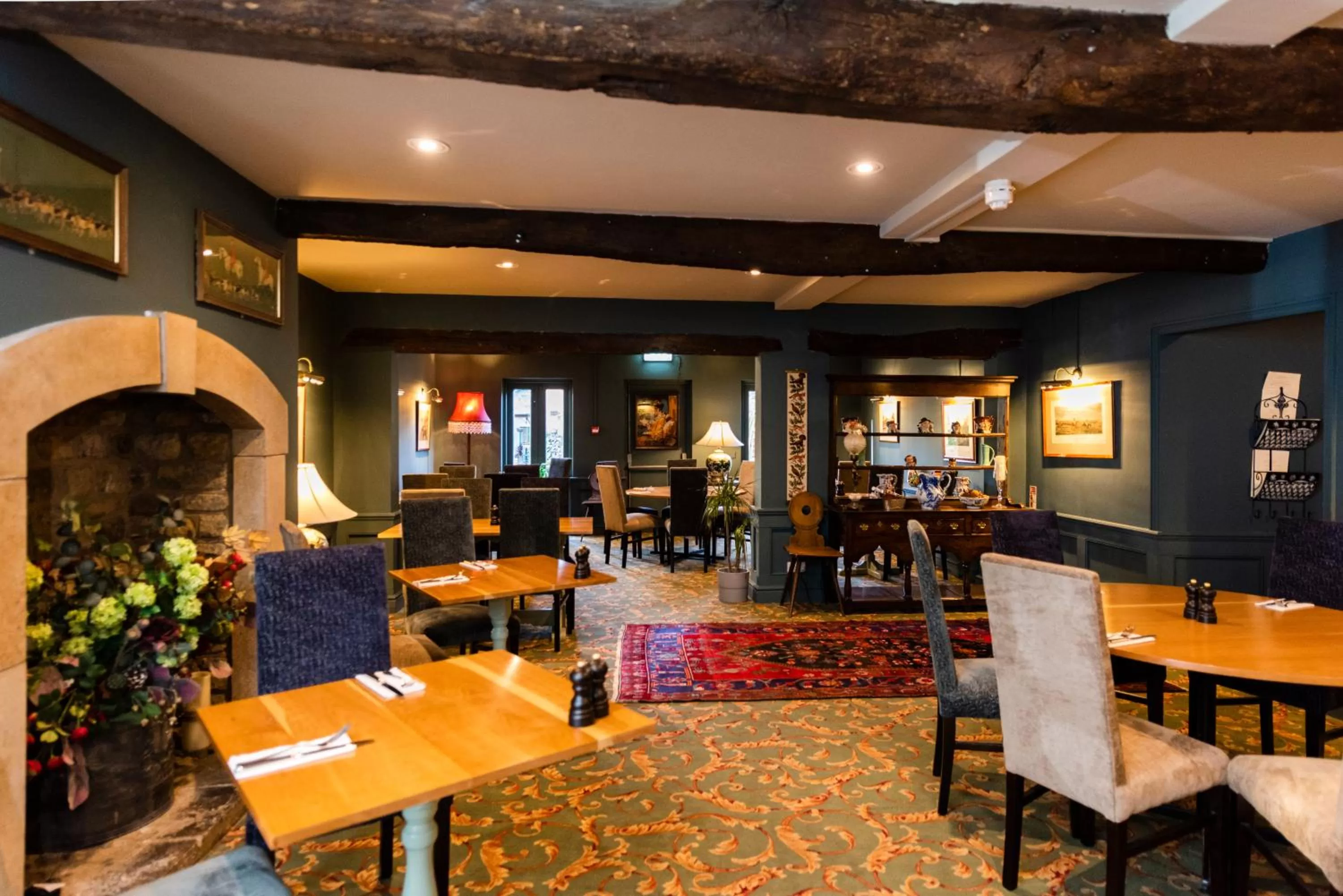 Restaurant/Places to Eat in The Whipper-In Hotel