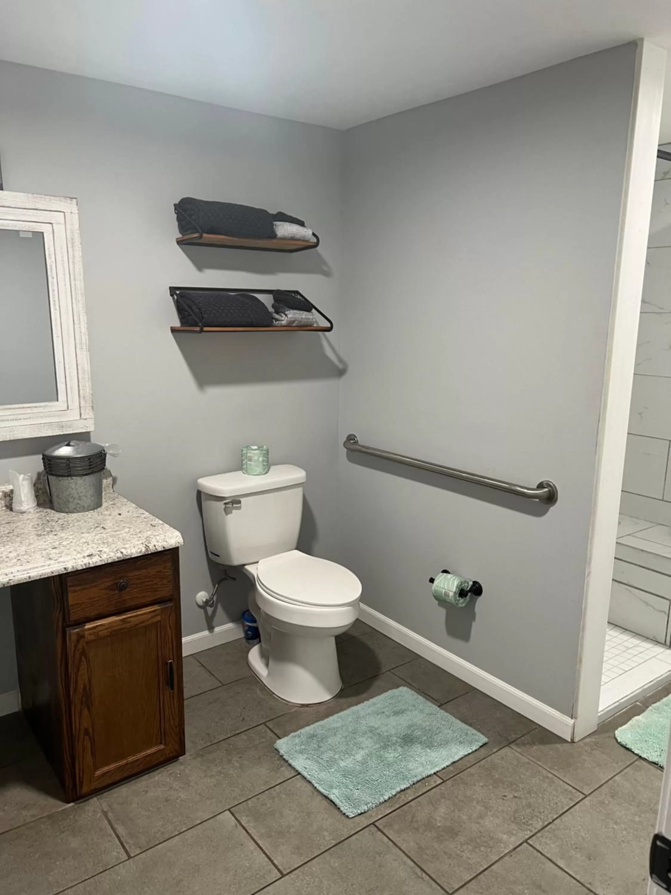 Toilet in Heidi Motel - Helen