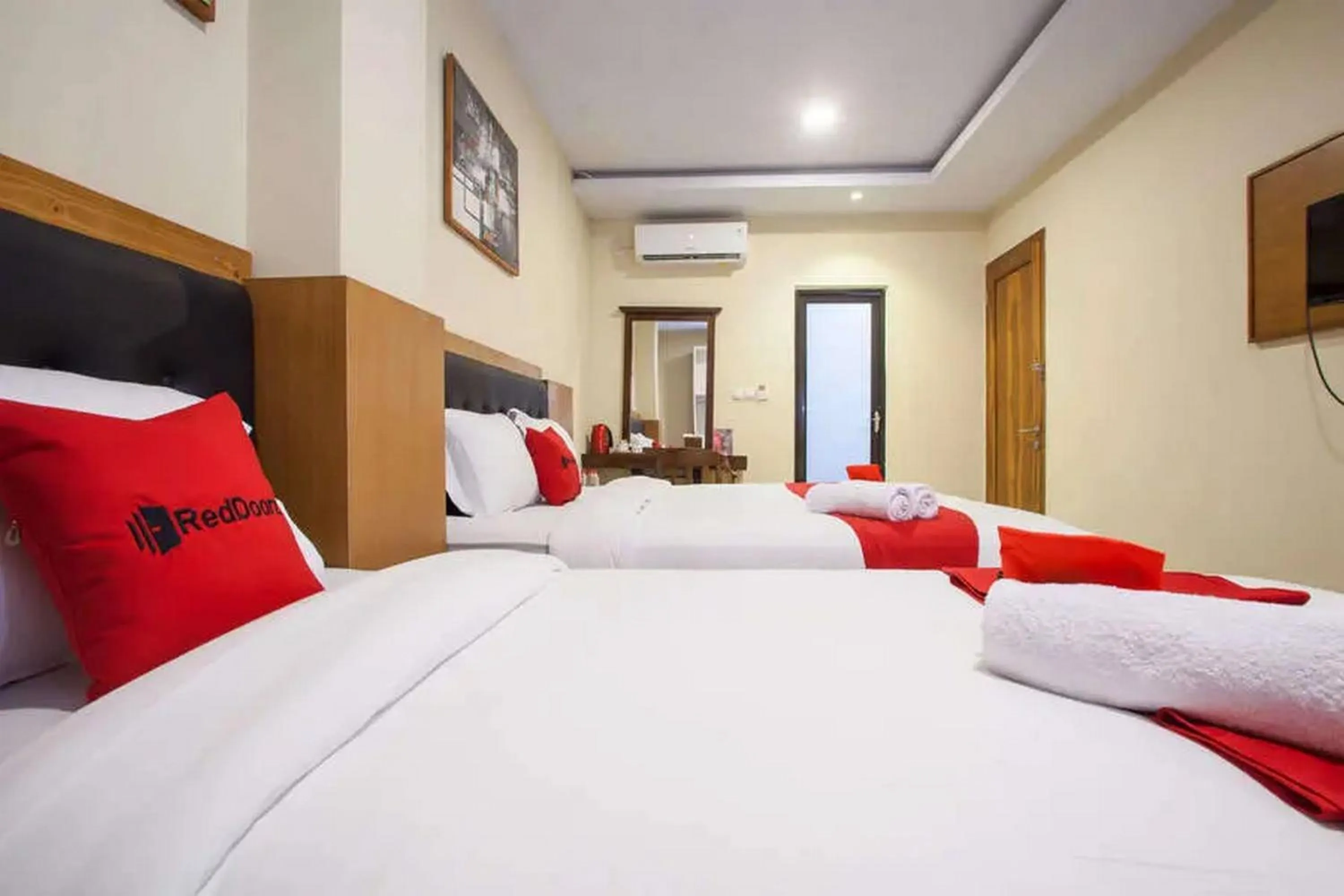 Bed in RedDoorz Premium @ Jalan Cengkeh Malang