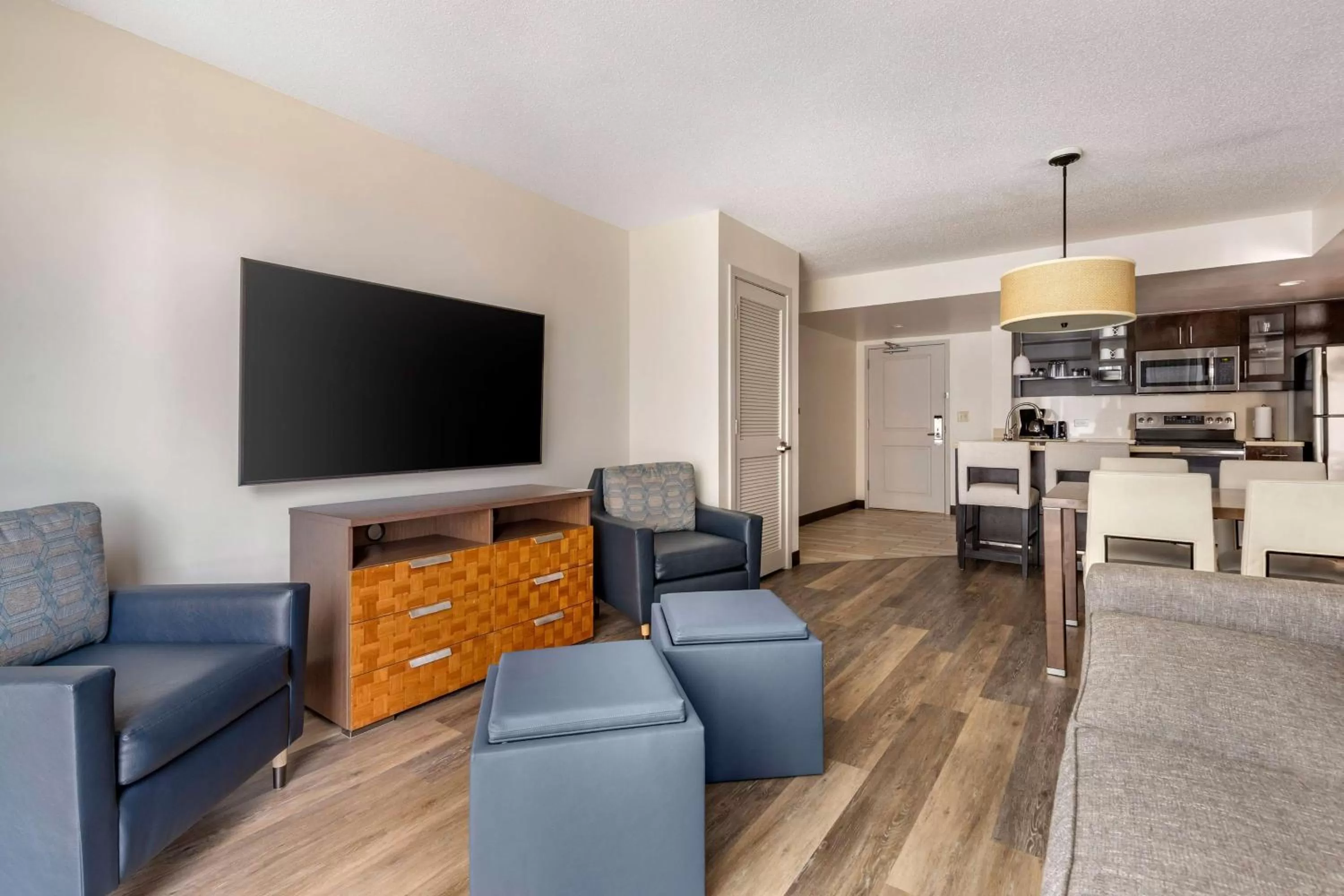 Living room in Hilton Vacation Club Oceanaire Virginia Beach