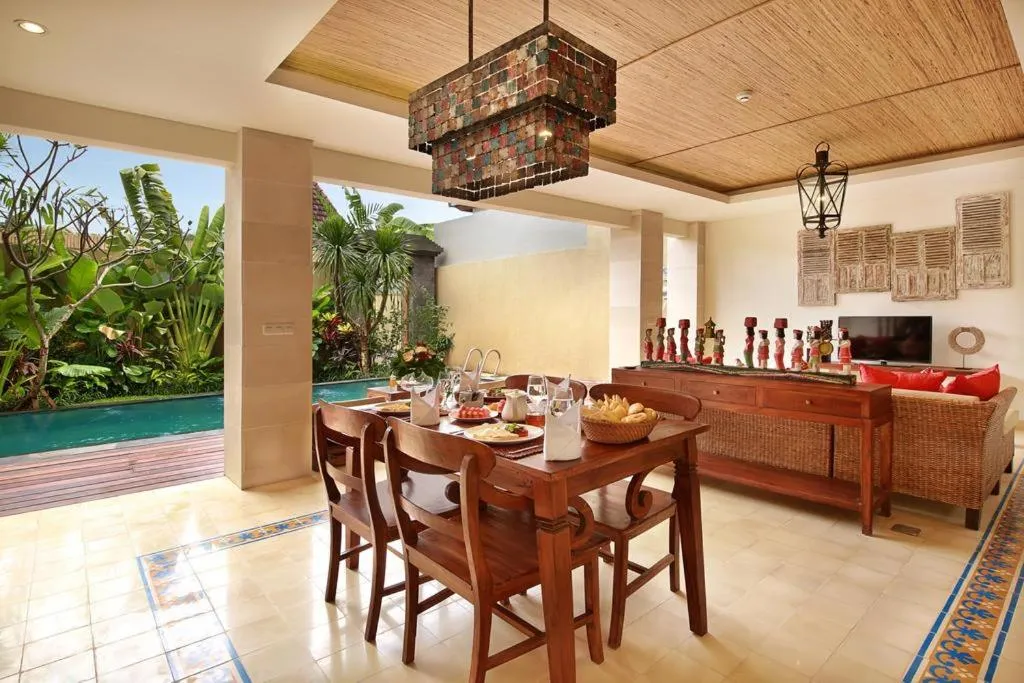 Dining area in Kamajaya Villas
