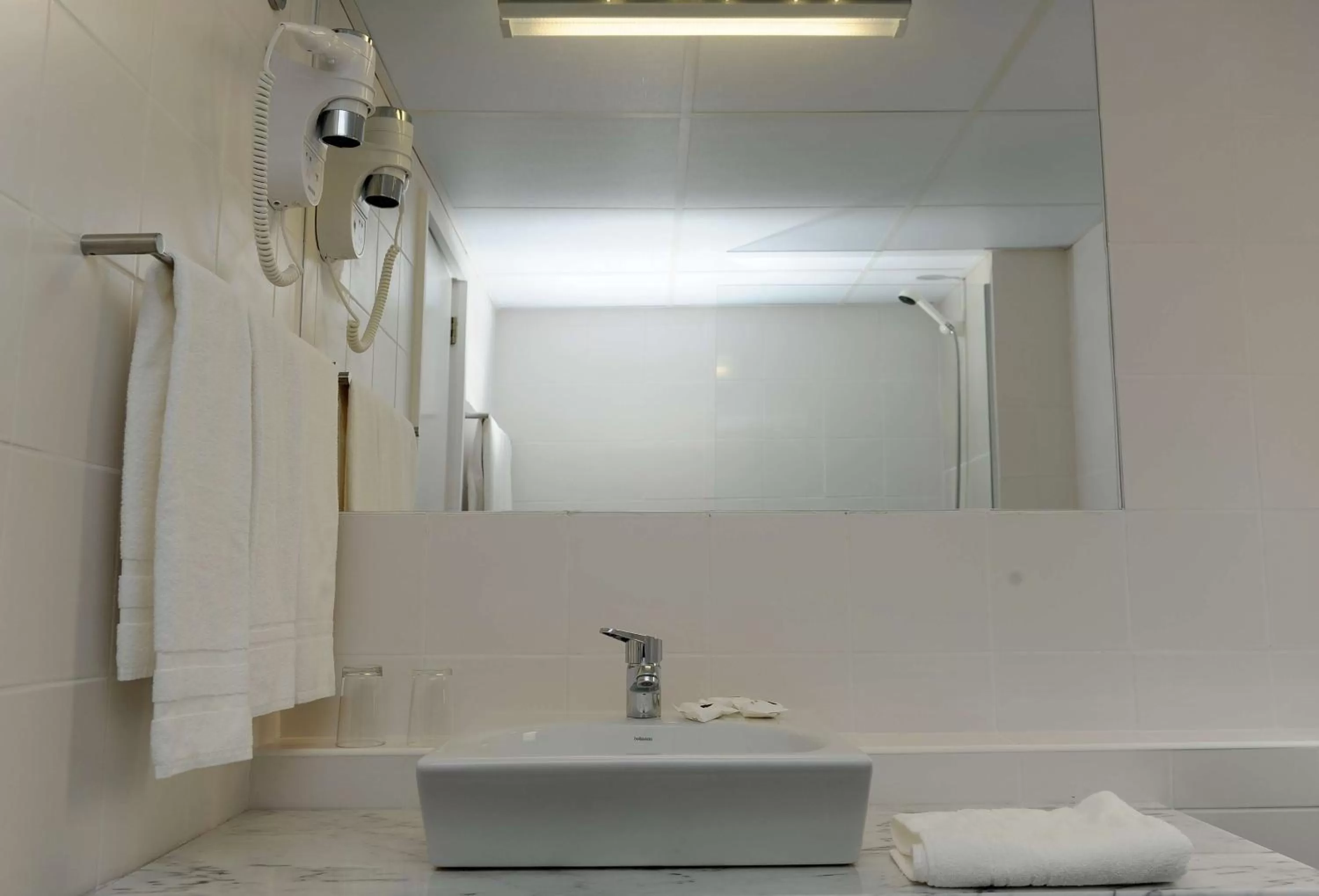 Bathroom in Dorisol Estrelicia Hotel