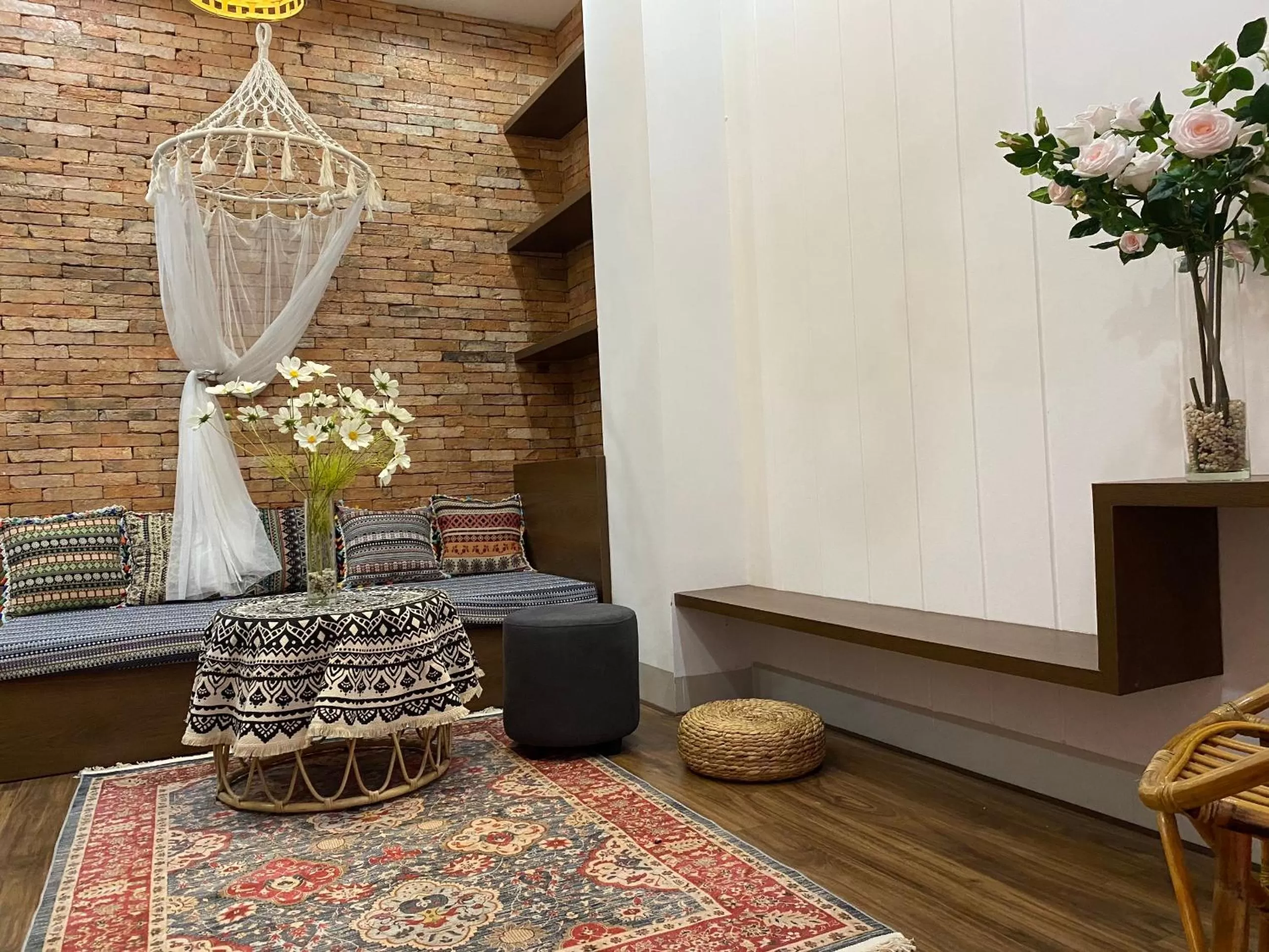 Seating Area in Emerald Boutique Stay 2