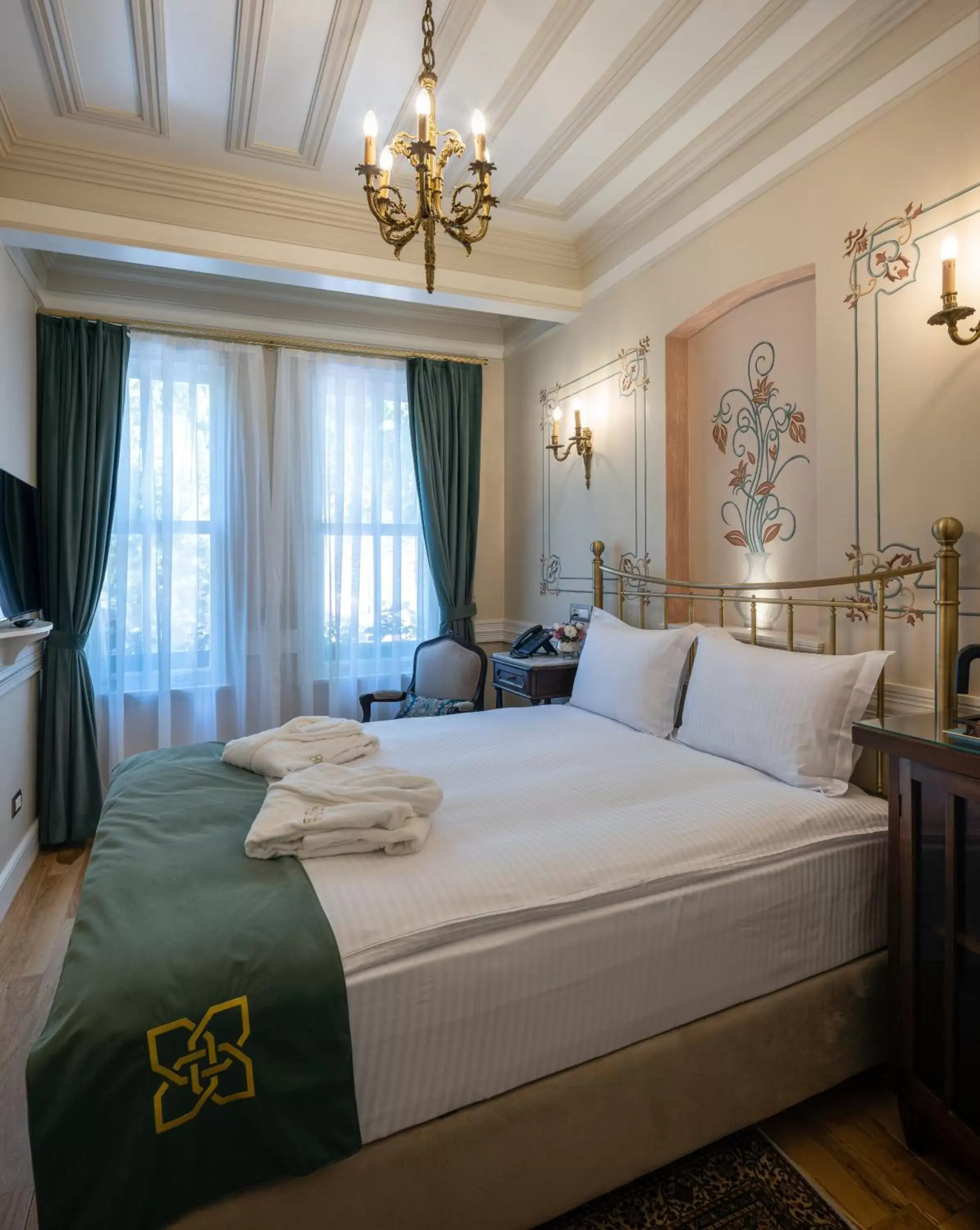 Superior Queen Room in Hotel Turkish House Superior Queen Room in Hotel Turkish House