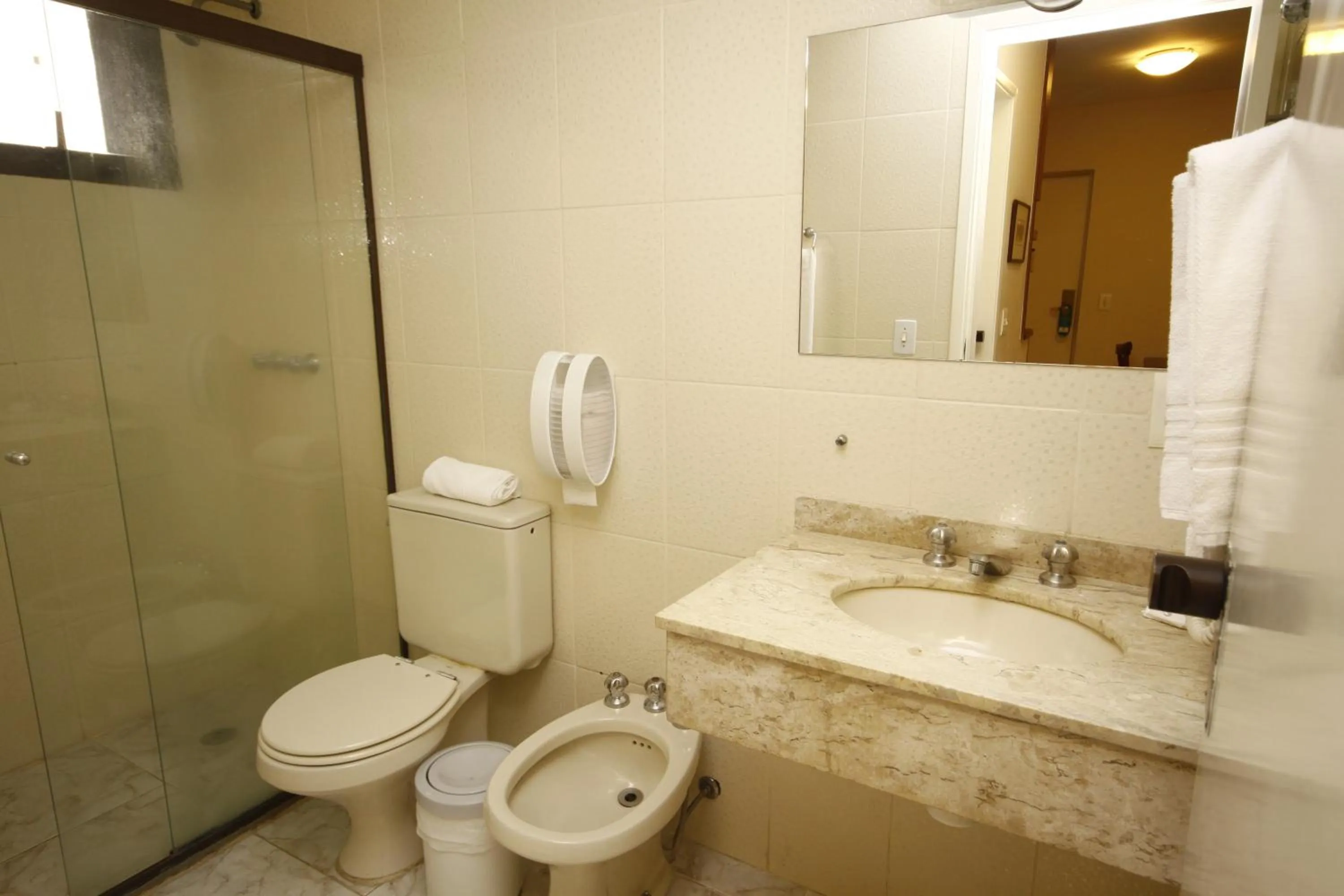 Bathroom in London Class Hotéis