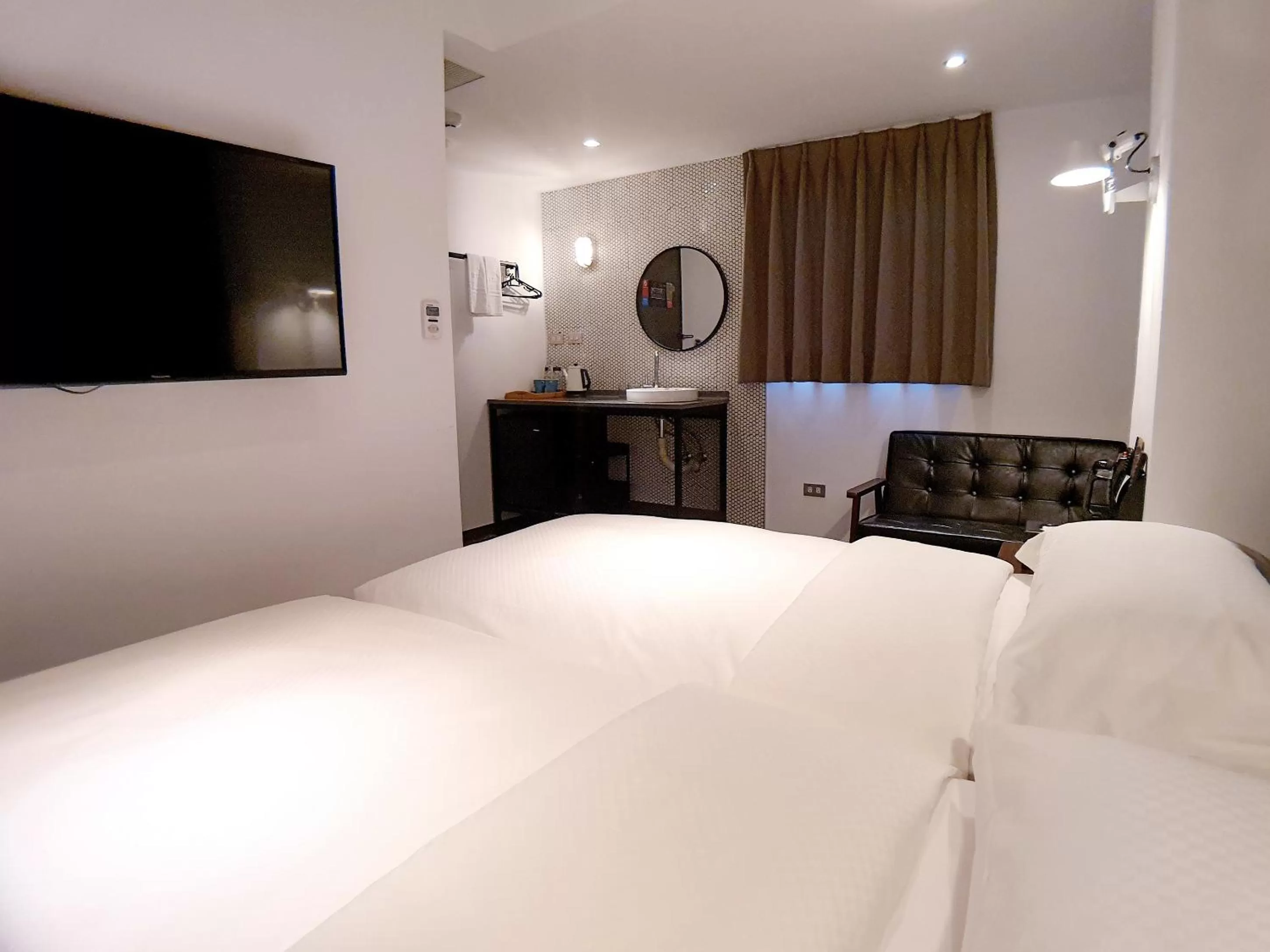 Bedroom, Bed in River inn Station