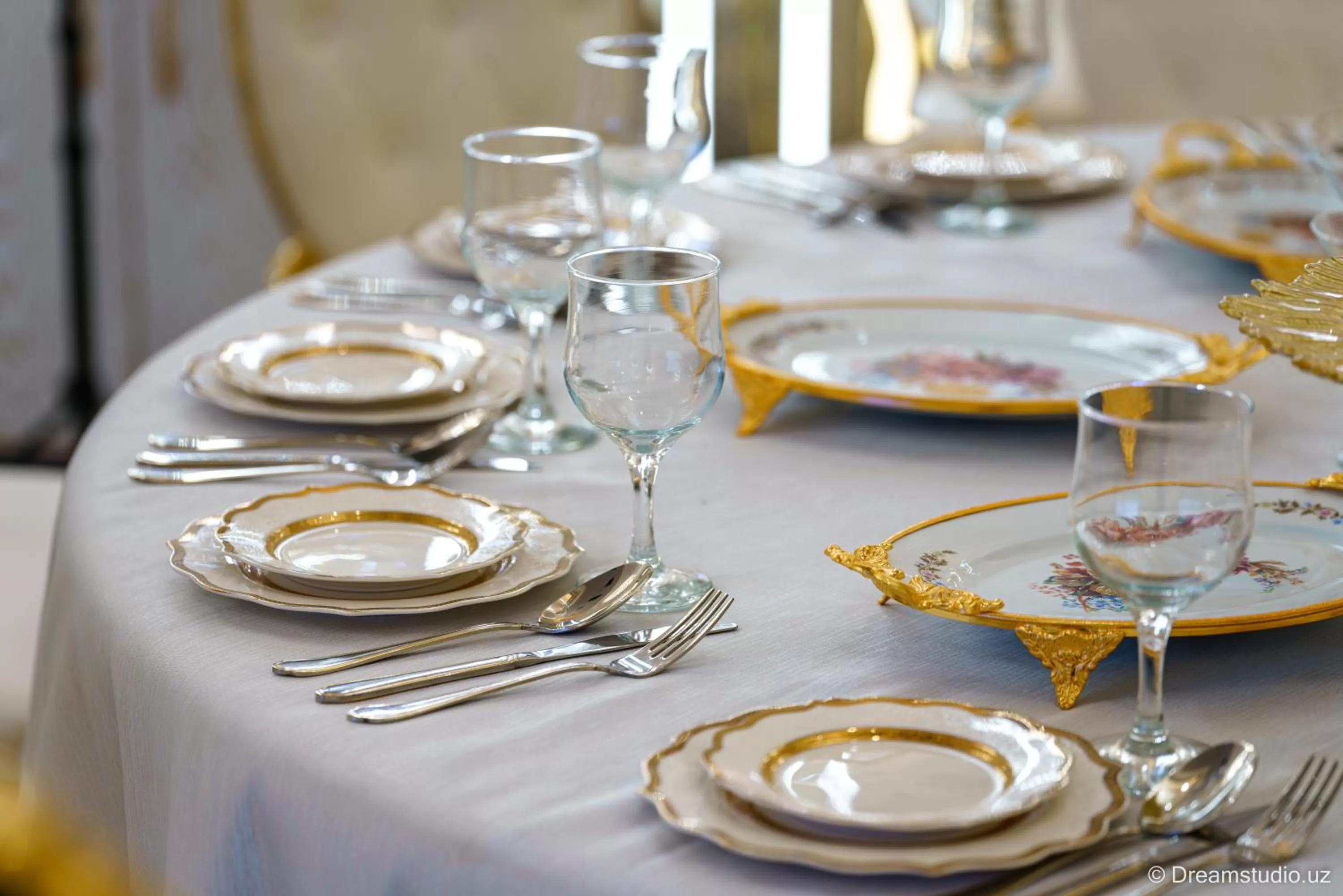 Restaurant/Places to Eat in Sahid Zarafshon