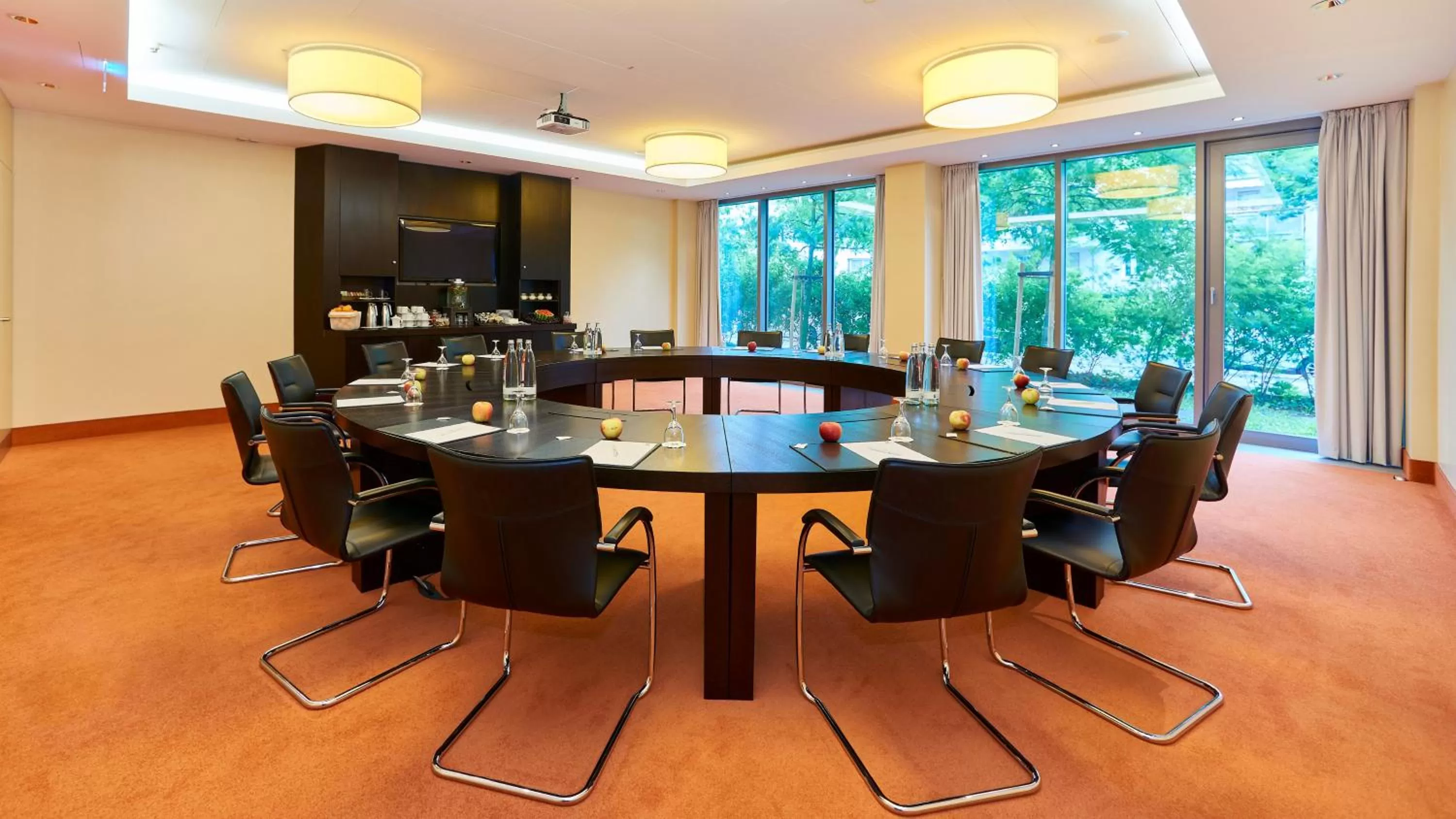 Meeting/conference room in Holiday Inn Berlin Airport - Conference Centre by IHG