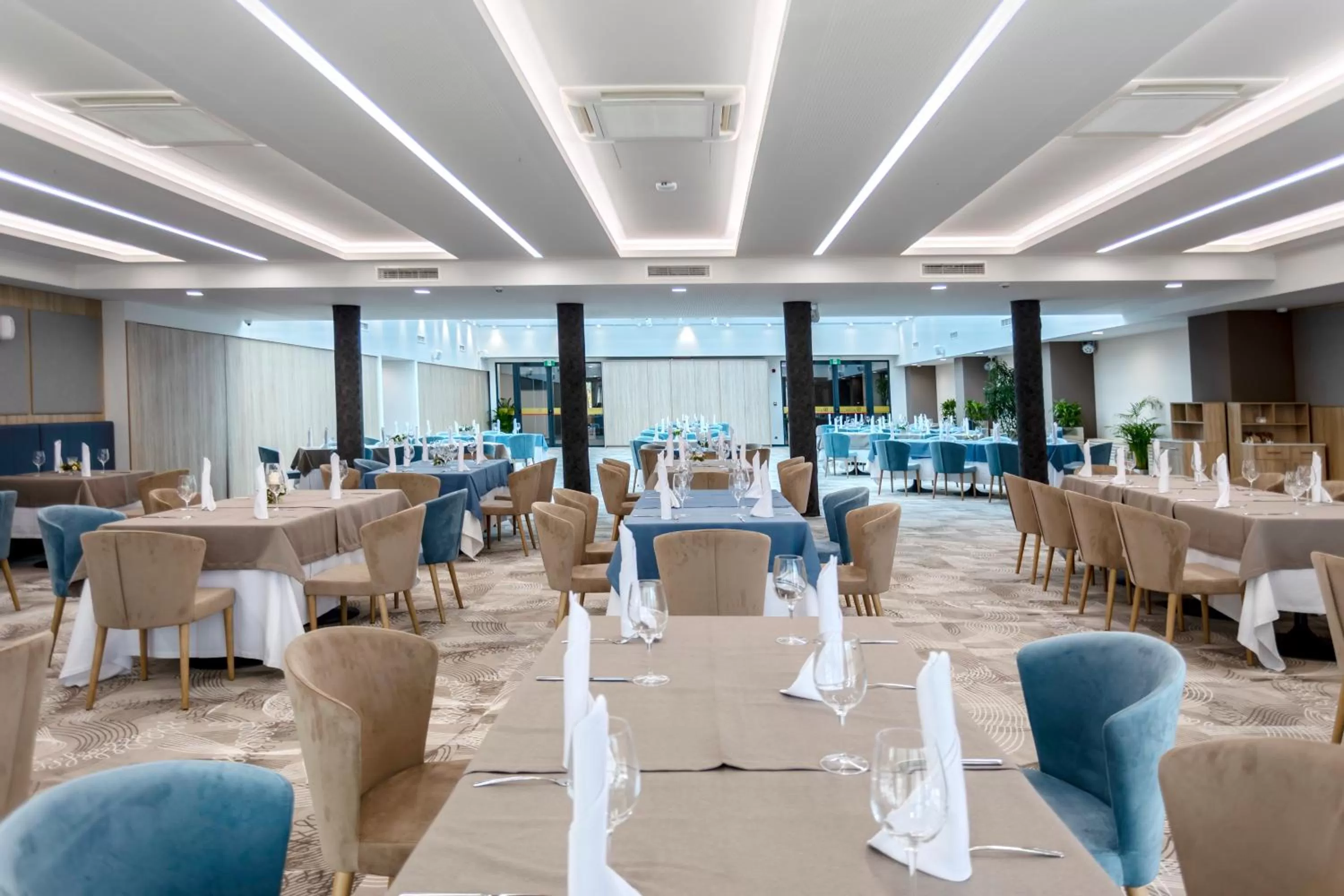 Restaurant/places to eat in Hotel Bulgaria