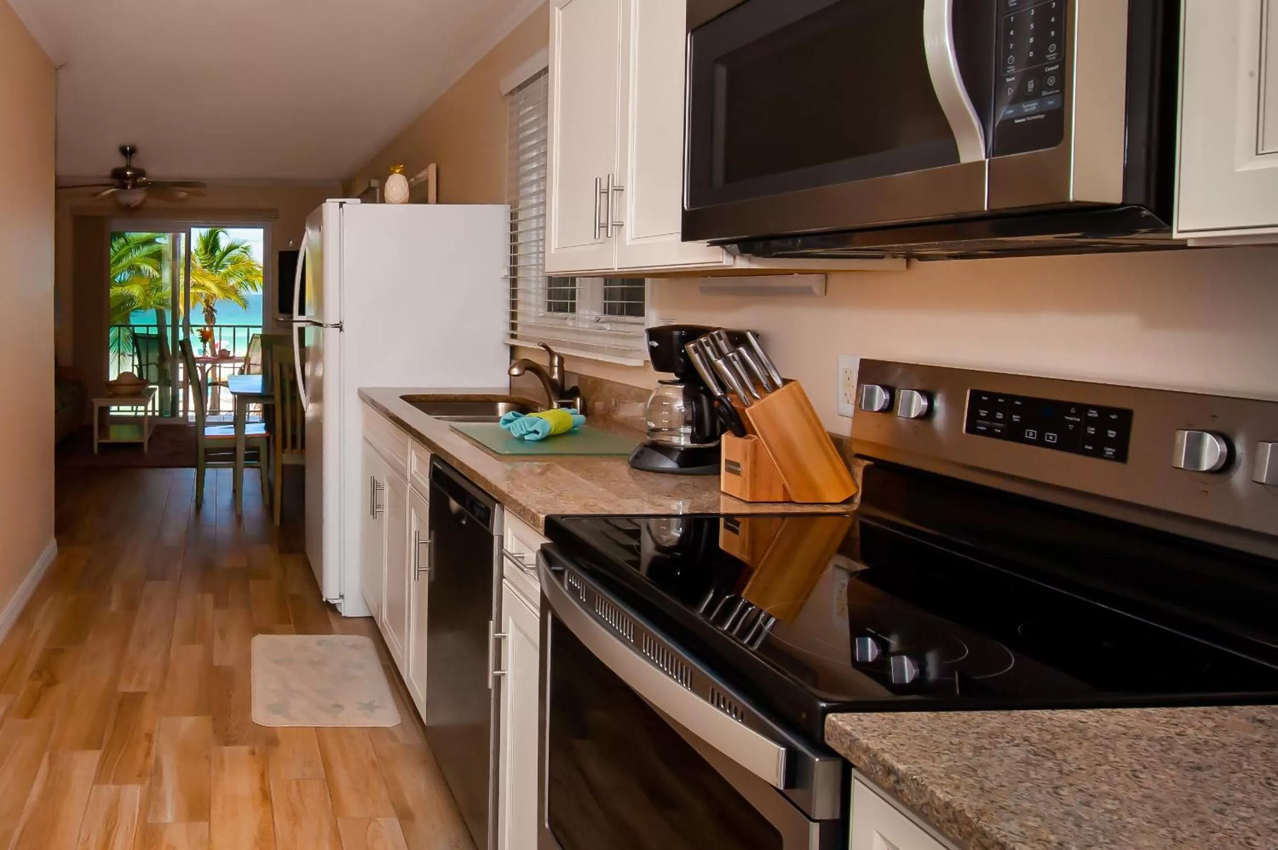 Kitchen or kitchenette in Cedar Cove Resort & Cottages