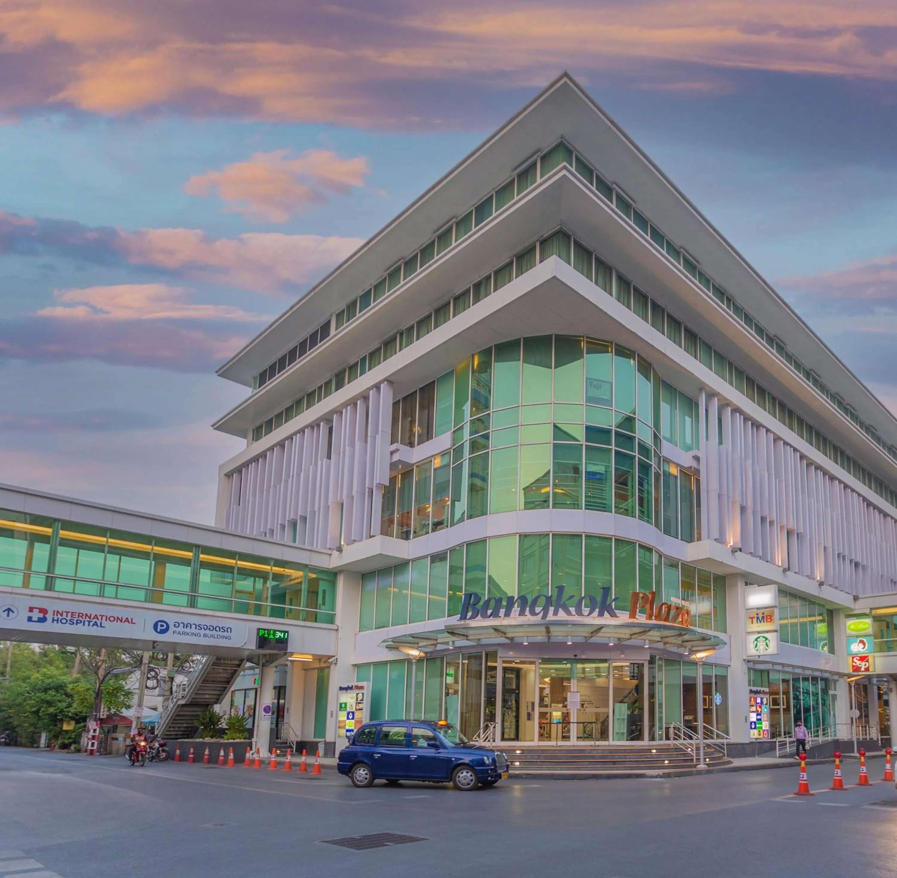 Nearby landmark in Amp Am House Bangkok Hotel