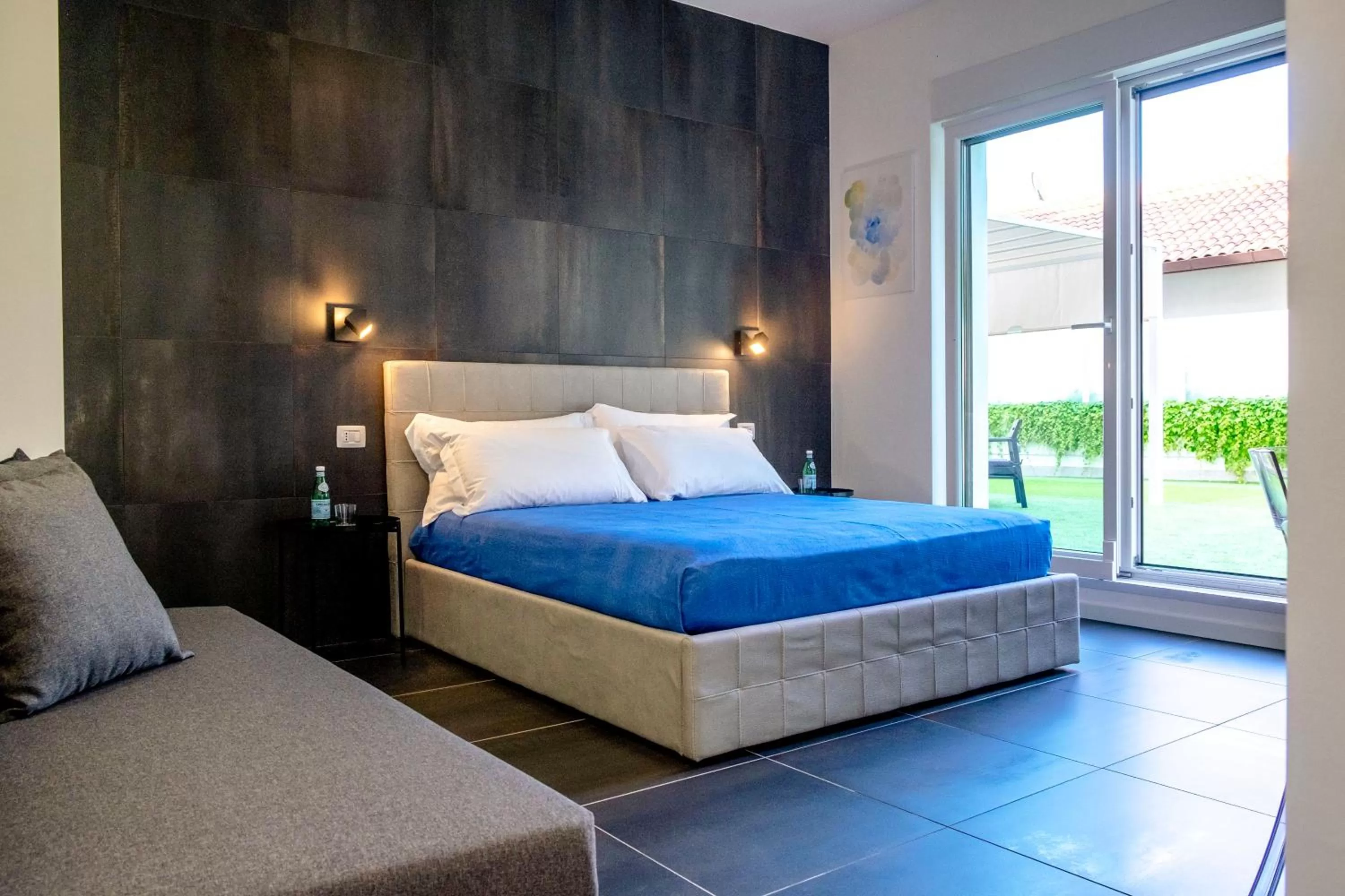 Photo of the whole room, Bed in Enjoy Living