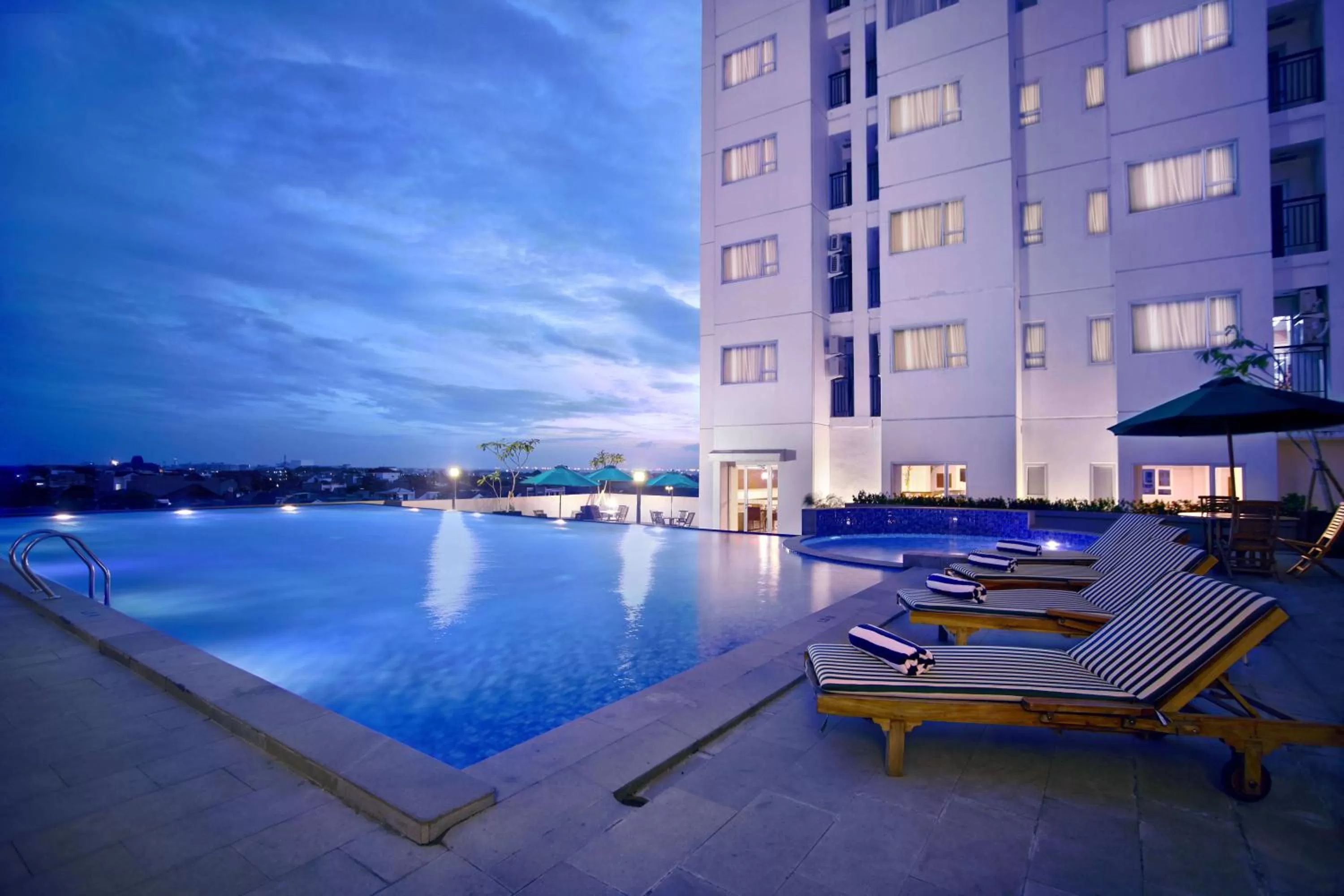 Swimming pool in ASTON Pluit Hotel & Residence