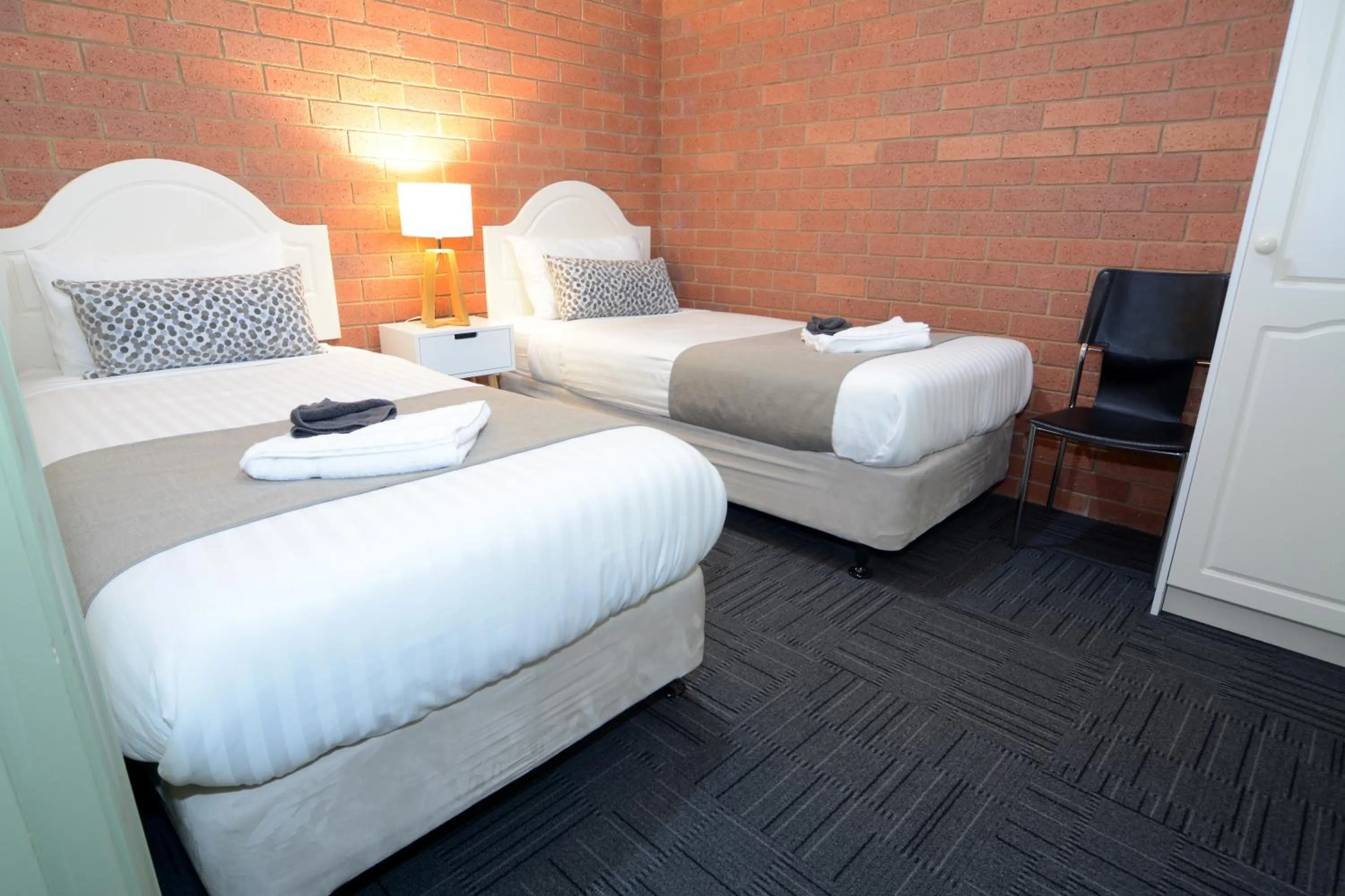 Bed in Bendigo Goldfields Motor Inn