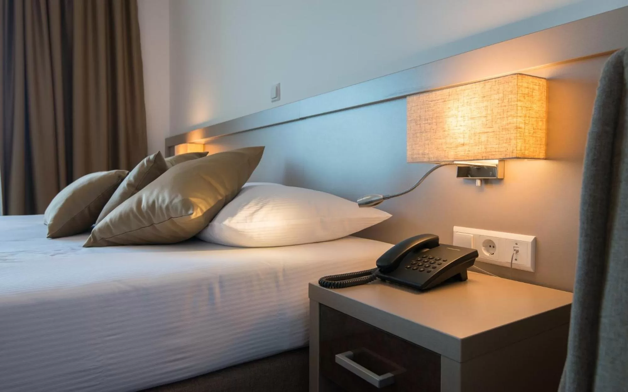 Communal lounge/ TV room, Bed in Hotel Jadran Neum