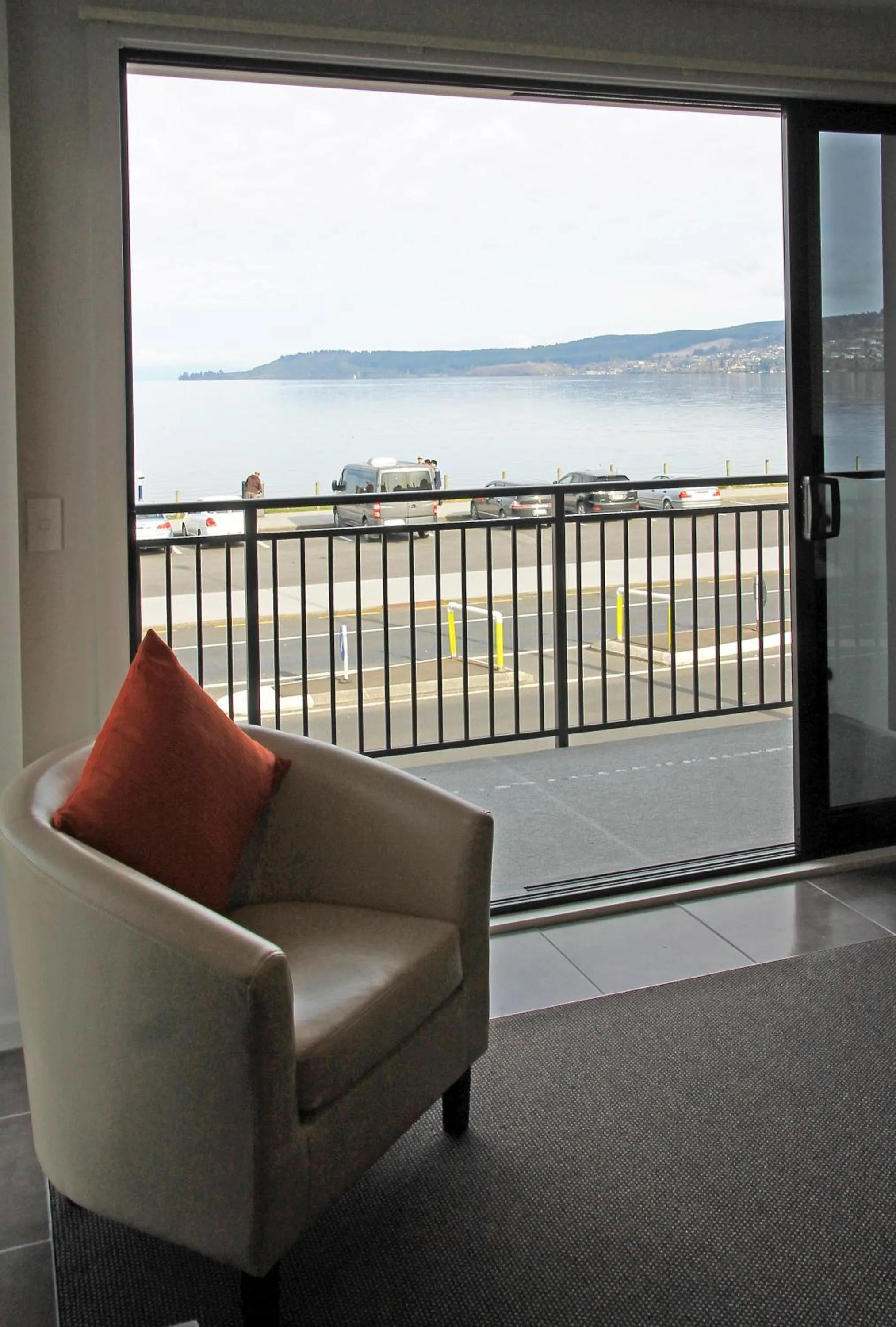 Lake view in Acacia Lake View Motel