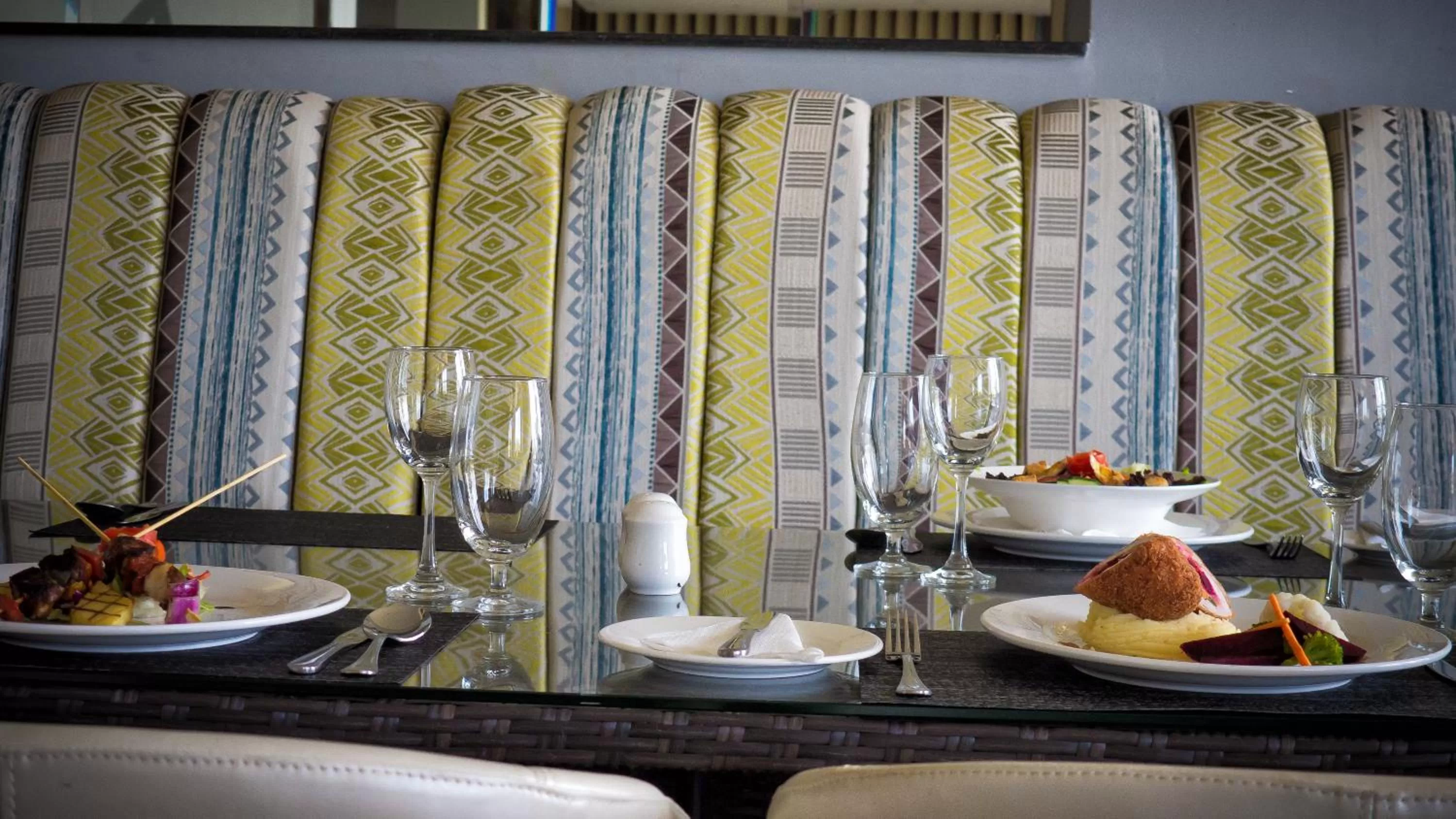 Restaurant/places to eat in Fairways Hotel Kisumu