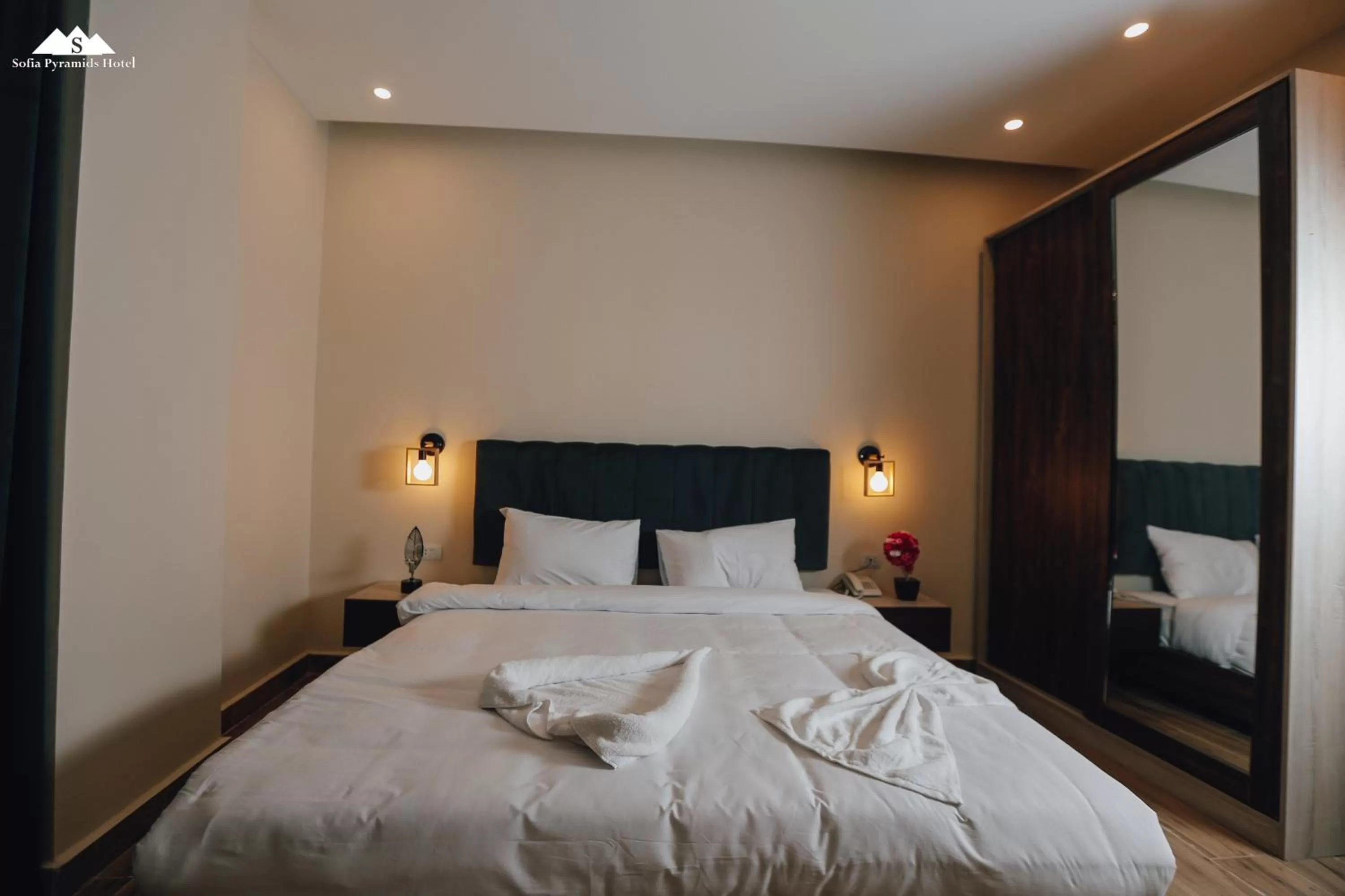 Bed in Sofia Pyramids Hotel