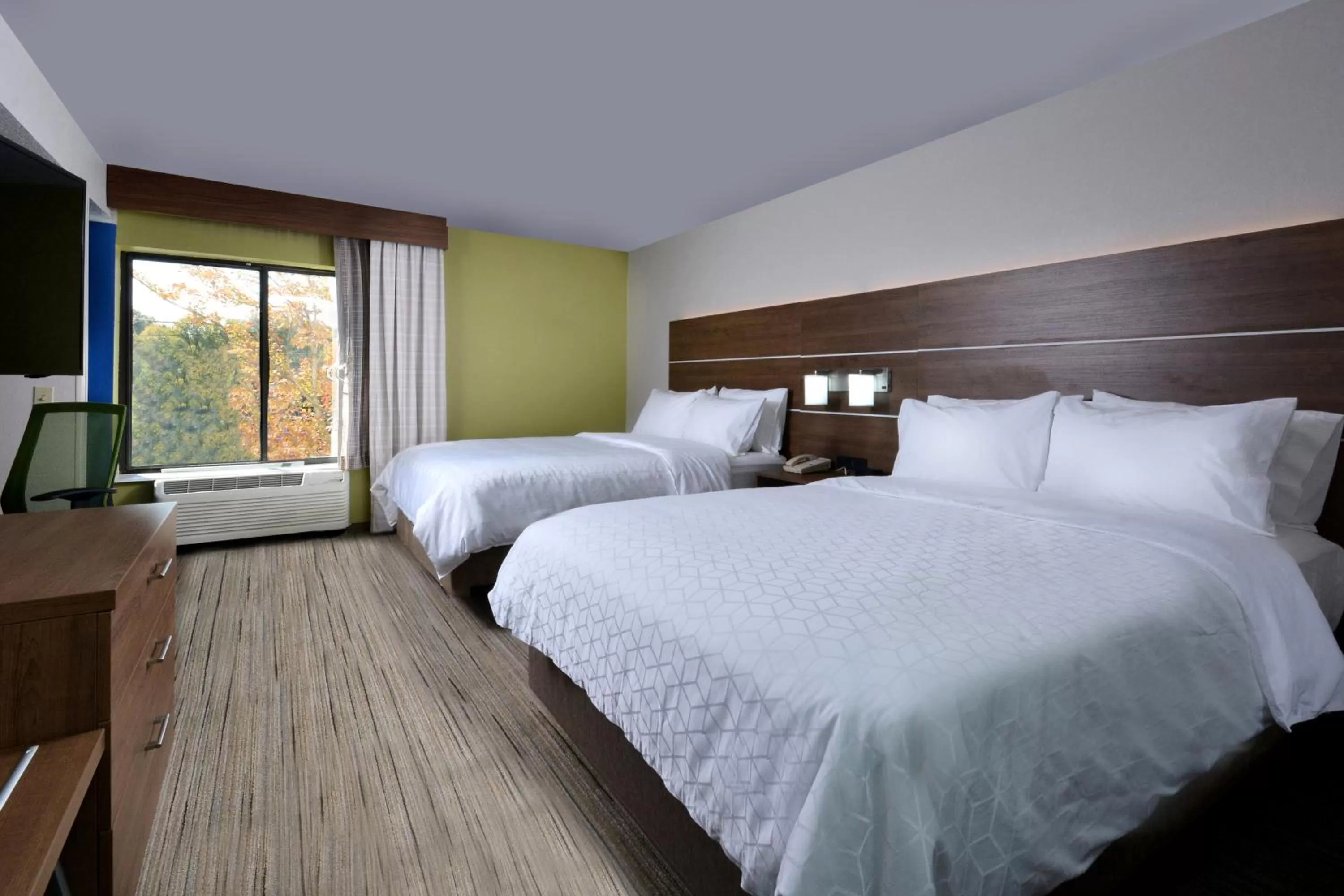 Photo of the whole room, Bed in Holiday Inn Express Durham by IHG