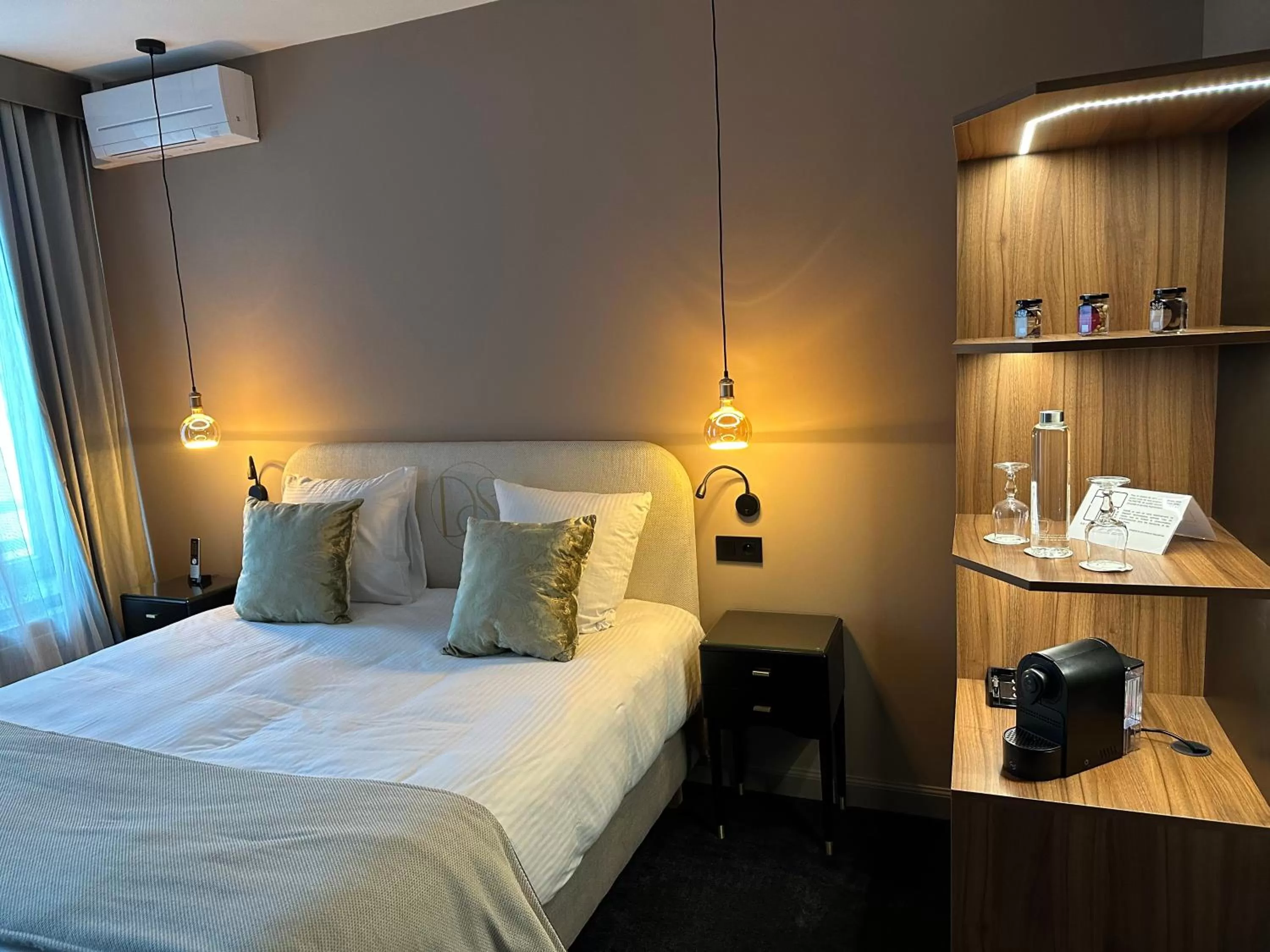 Bedroom, Bed in Domaine de Suzel