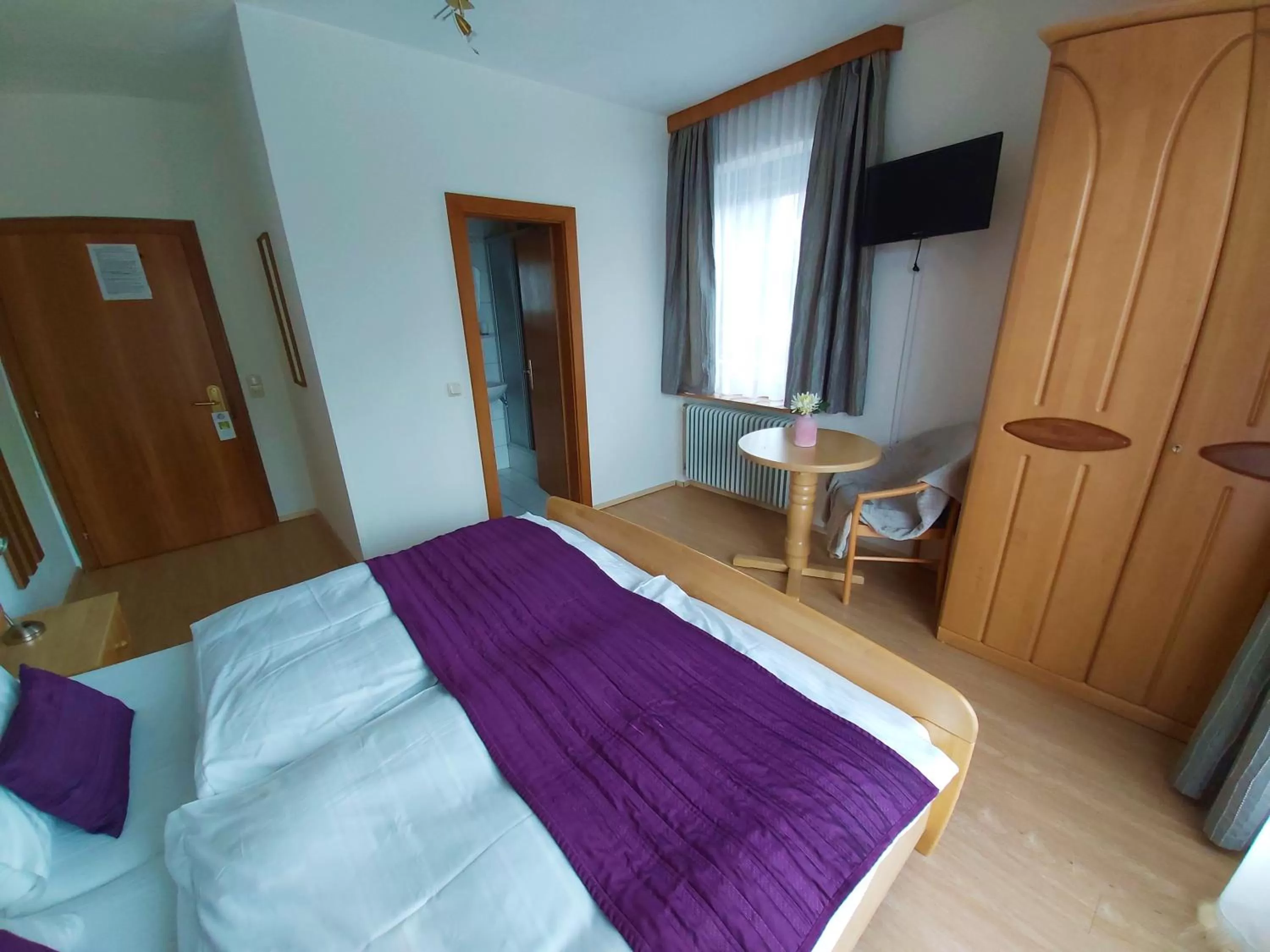 Bed in B&B Pension Karlsdorfer Hof