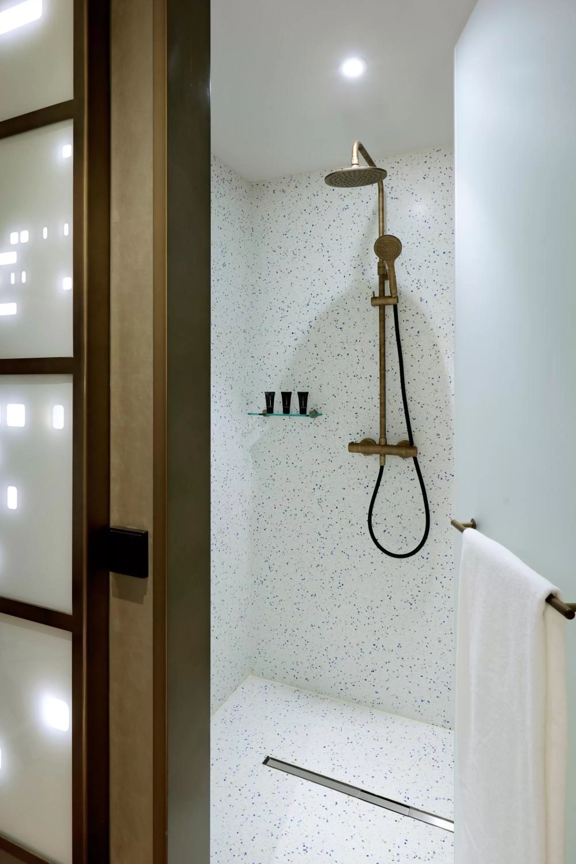 Shower in Hard Rock Hotel Madrid