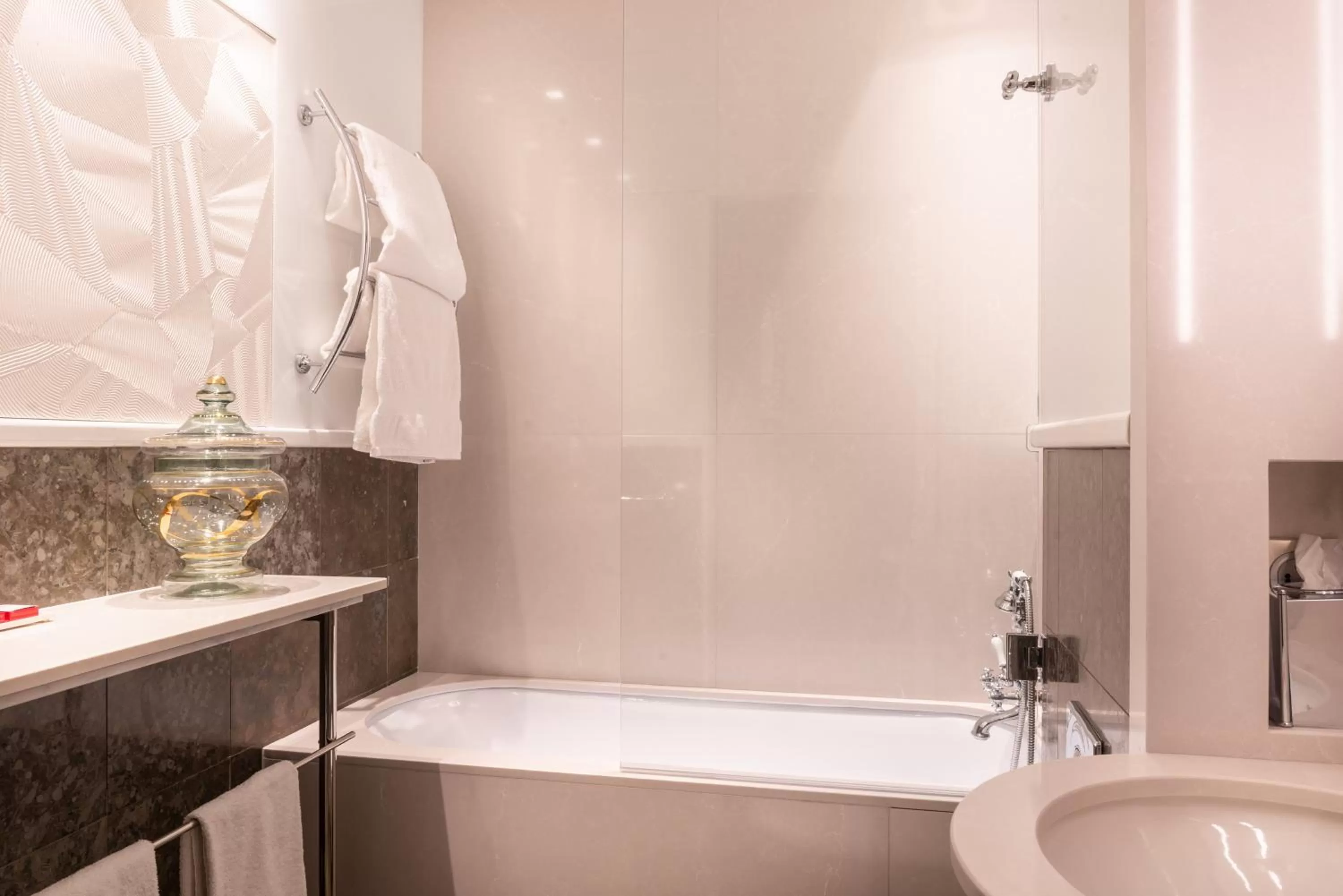 Bathroom in Hotel de Montesquieu