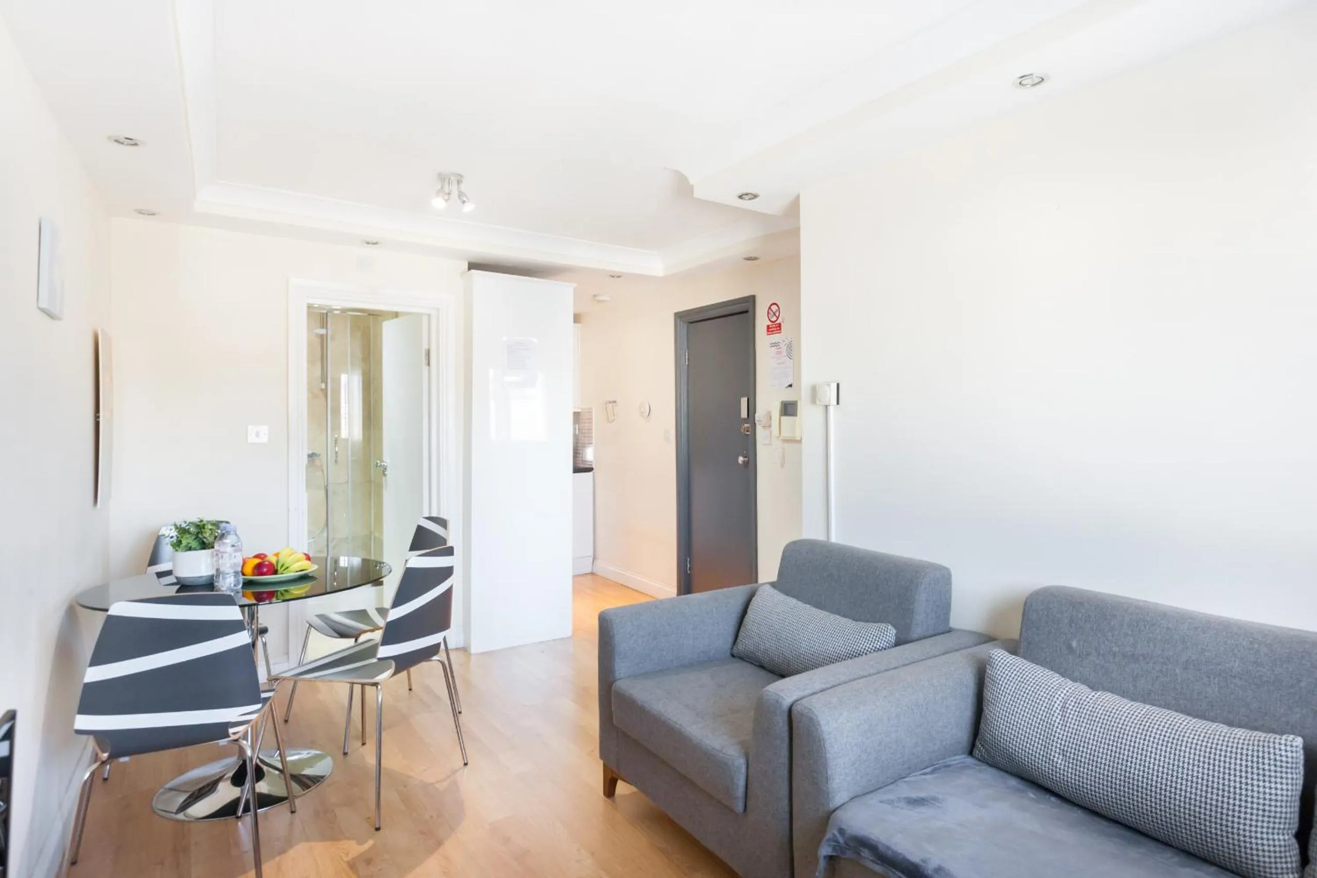 Dining area in Kings Cross Prime Stay Apartments