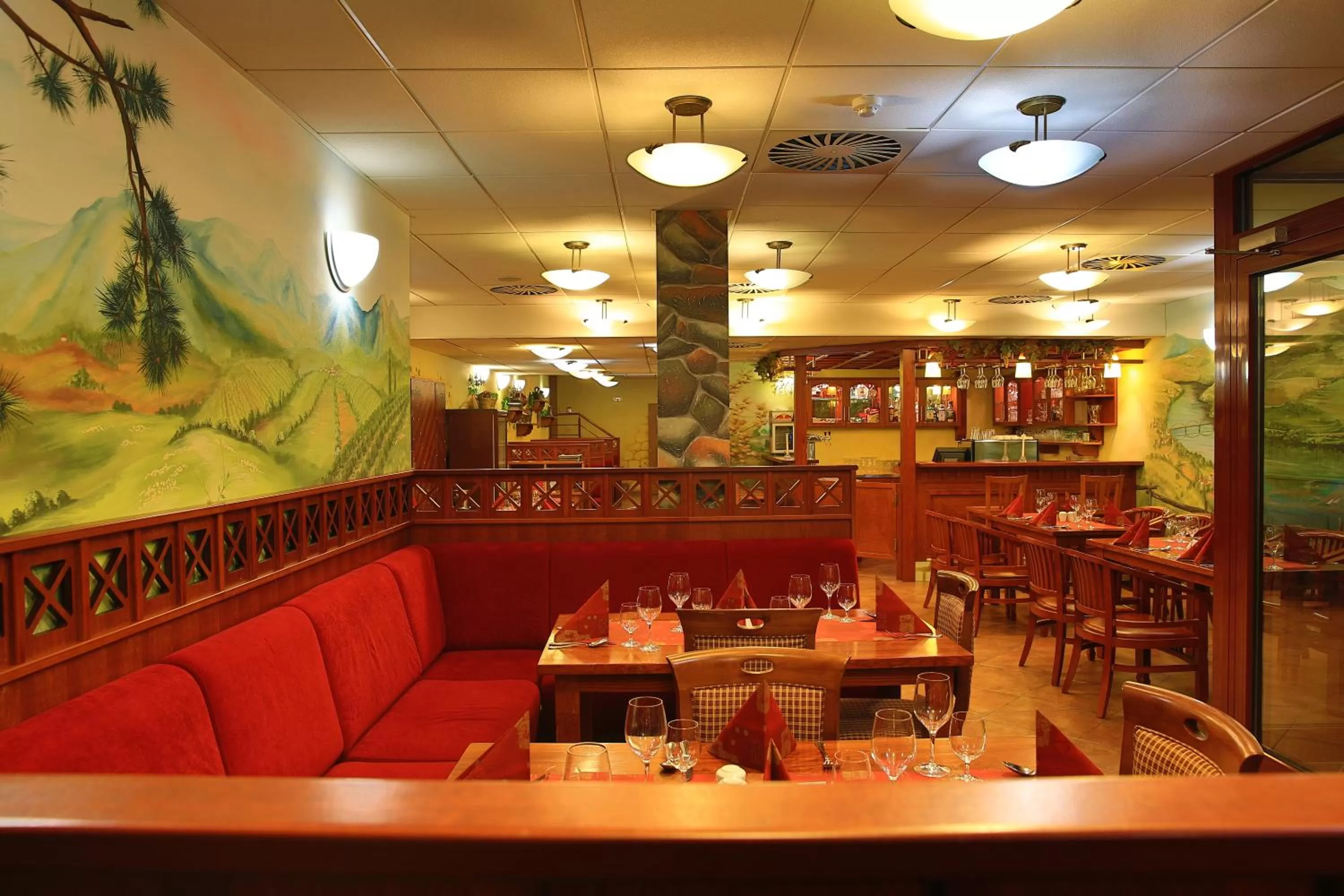 Restaurant/places to eat in PRIMAVERA Hotel & Congress centre