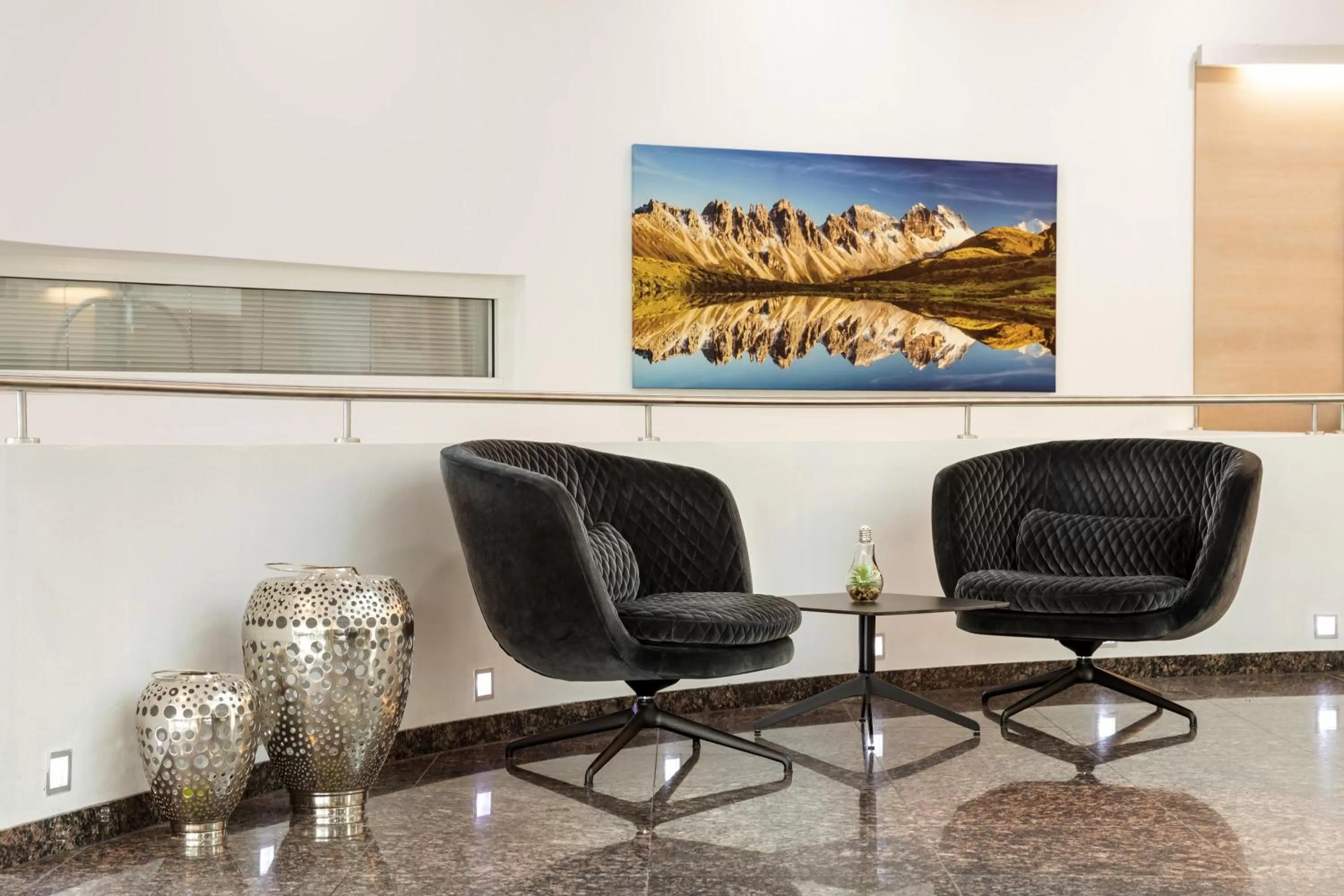 Lobby or reception in Austria Trend Hotel Congress Innsbruck